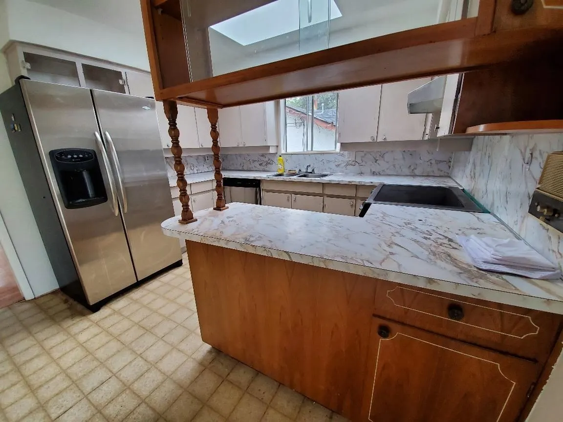 644 W 14th Street #Upper