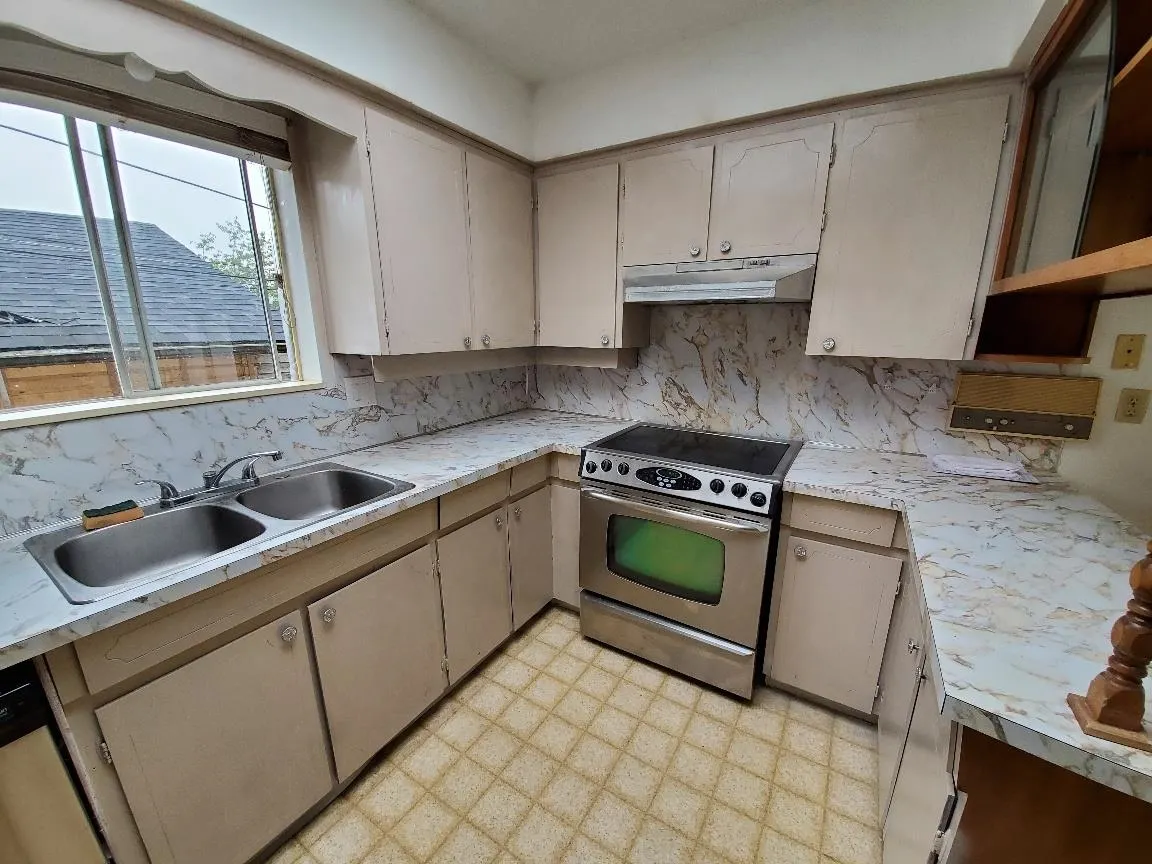 644 W 14th Street #Upper