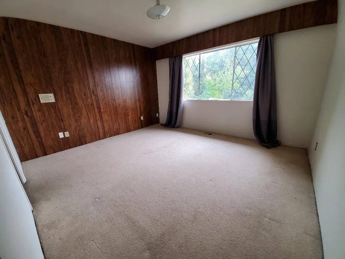 644 W 14th Street #Upper