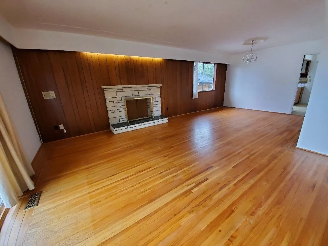 644 W 14th Street #Upper