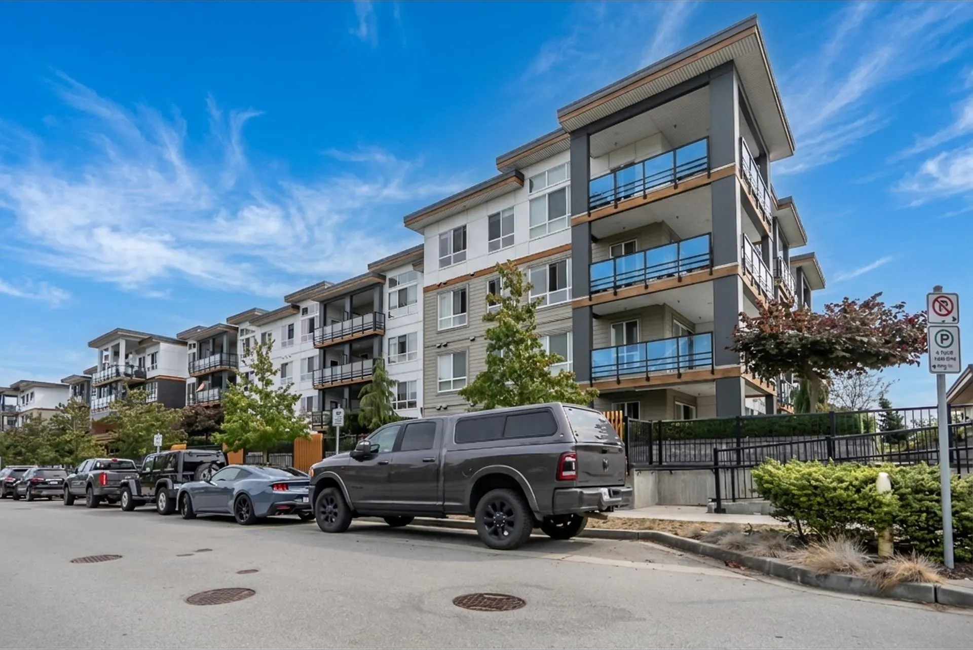 1892 Starling Drive #109