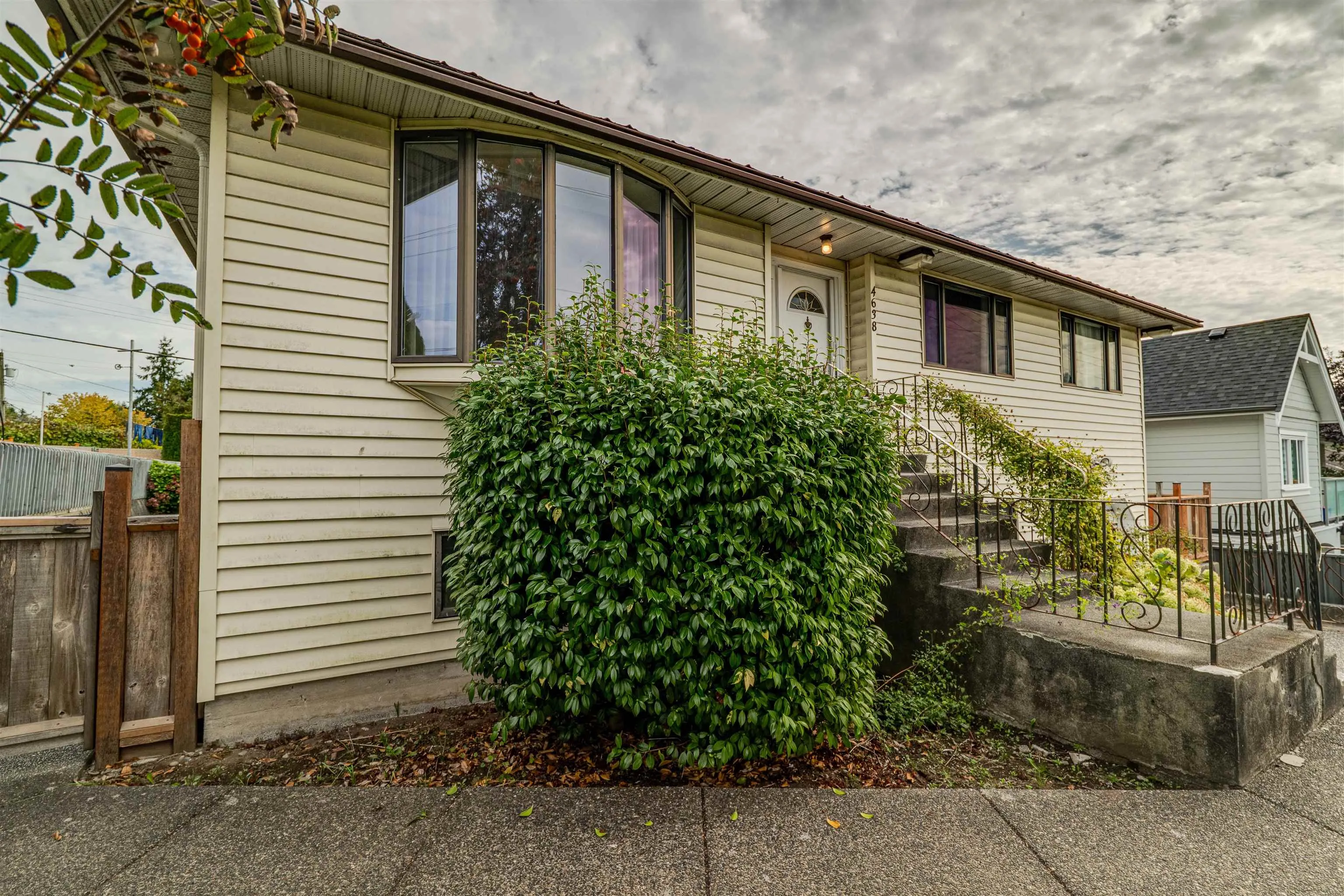 4638 Royal Oak Avenue