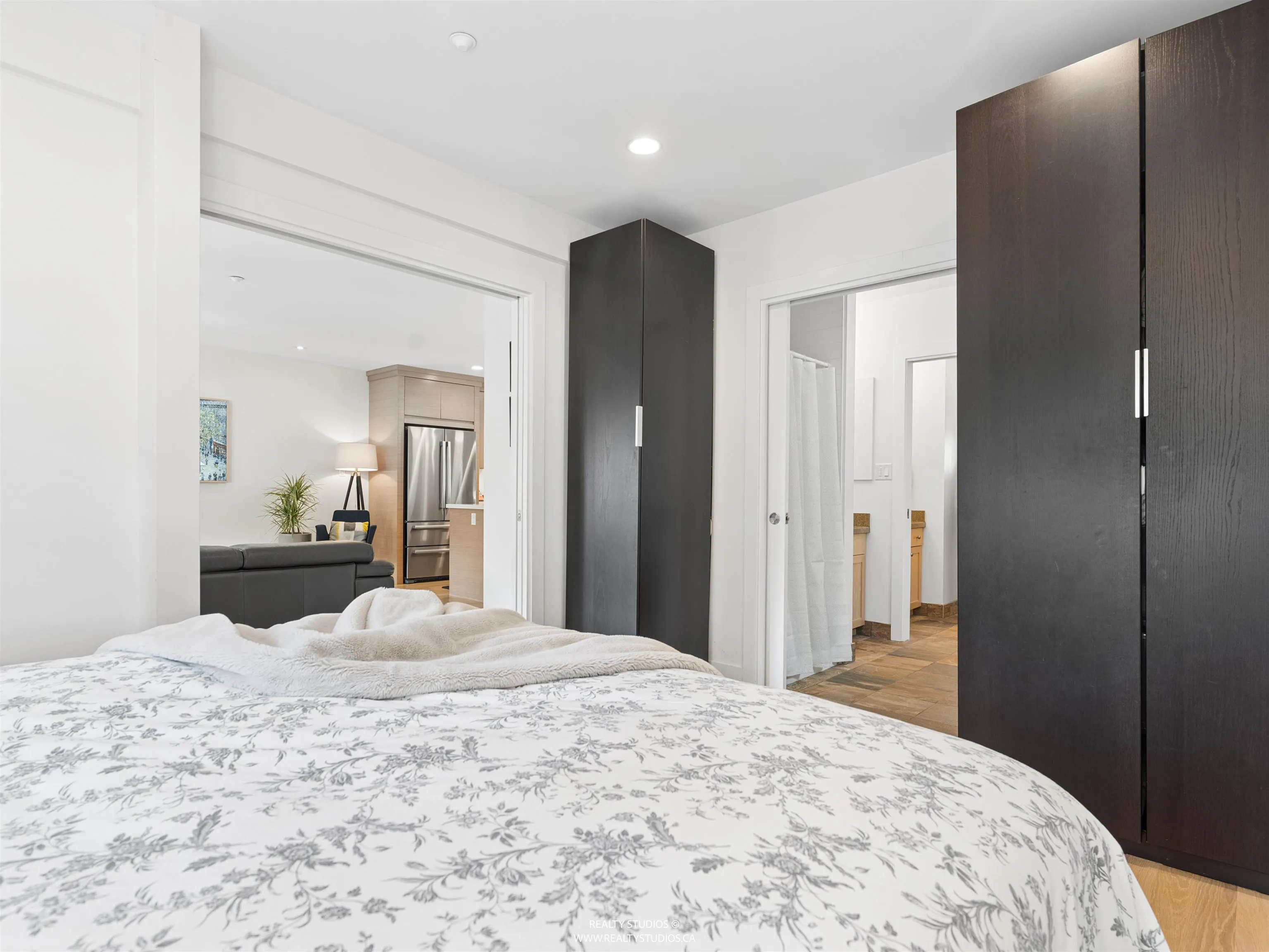 558 W 19th Avenue