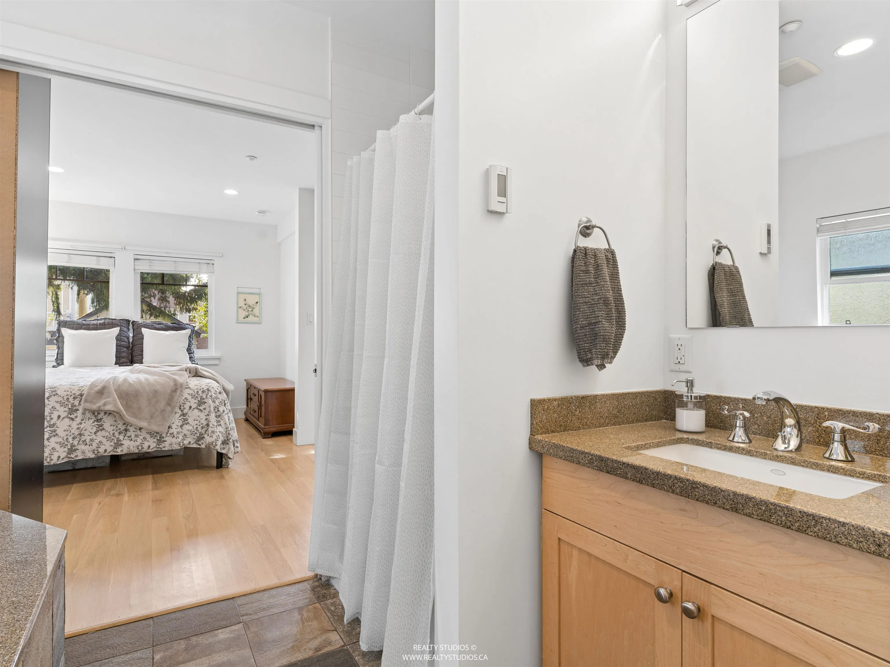 558 W 19th Avenue