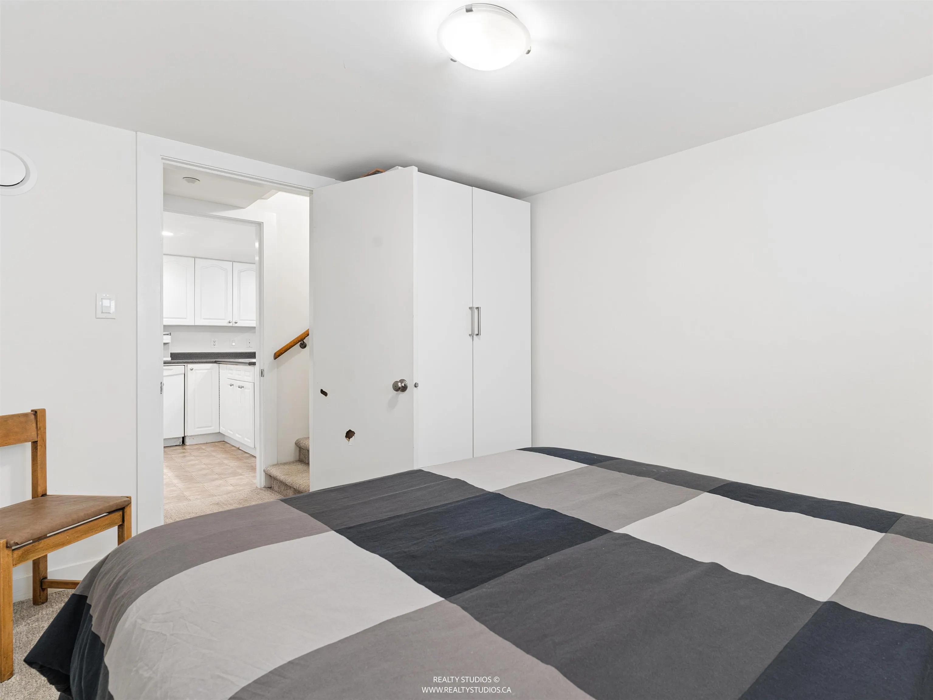 558 W 19th Avenue
