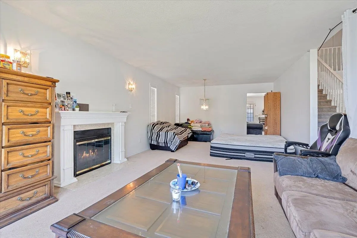 8648 140 Street