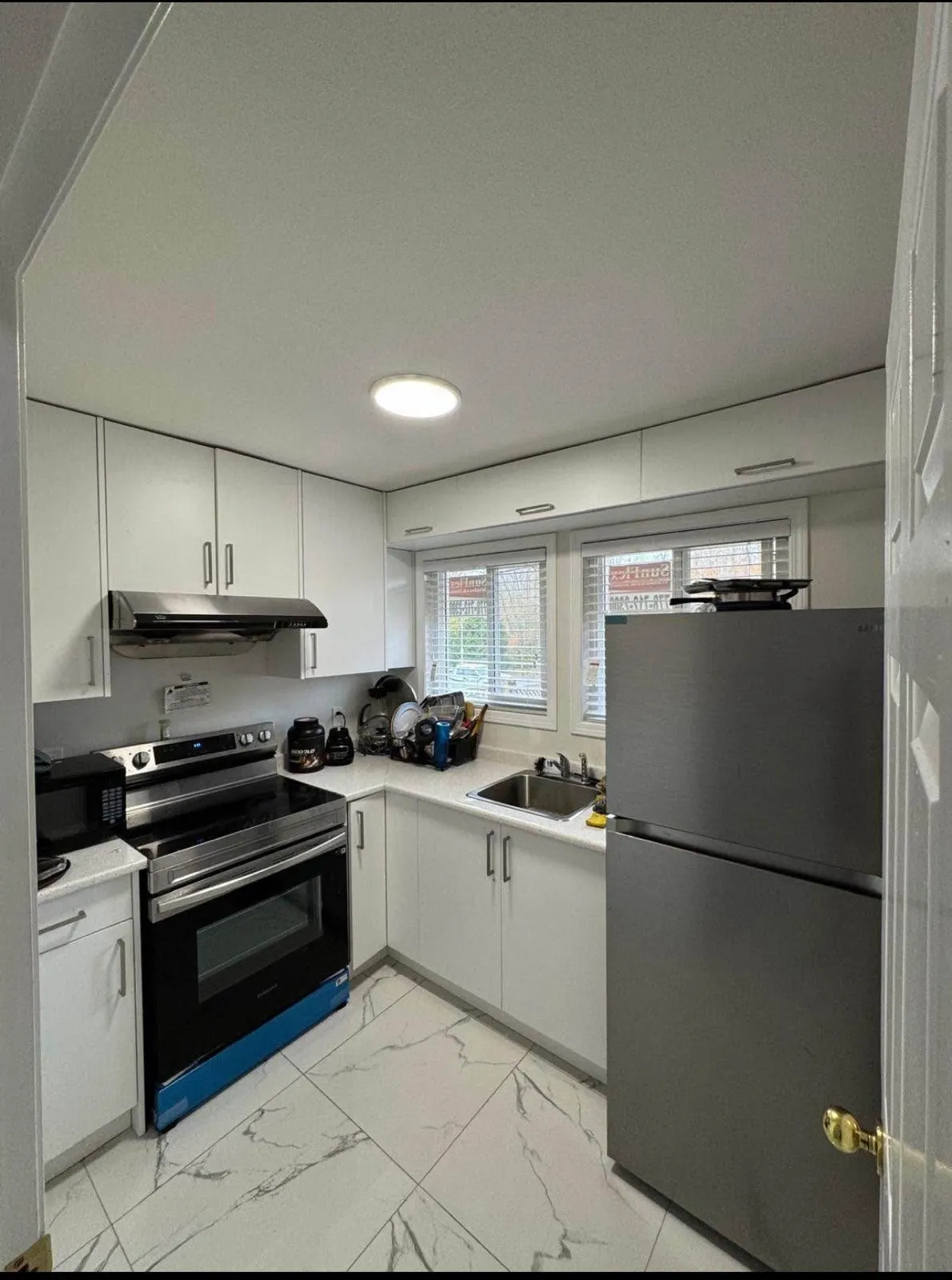 8648 140 Street