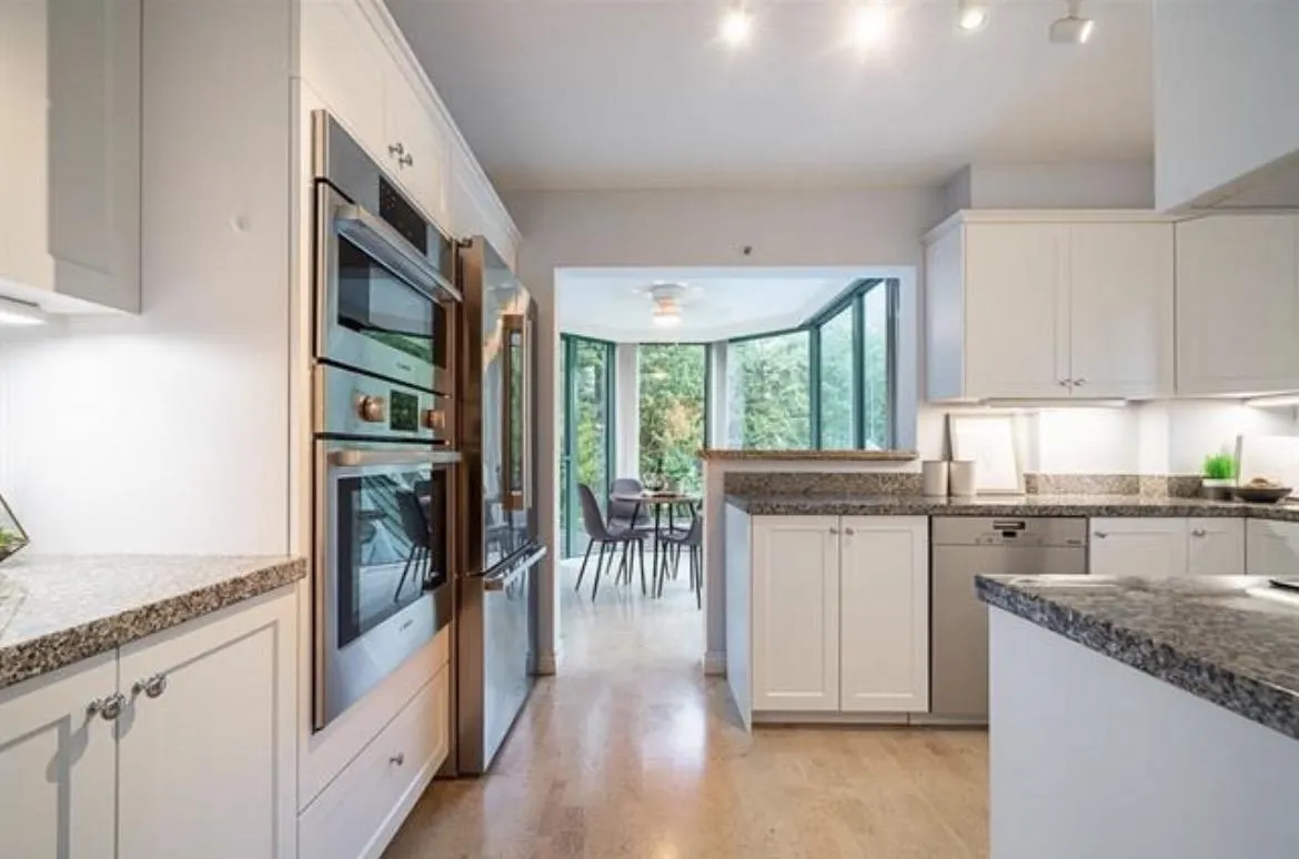 338 Taylor Way #4A
