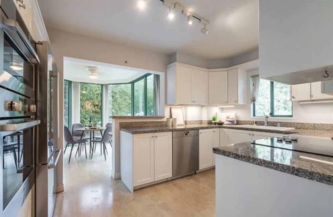 338 Taylor Way #4A