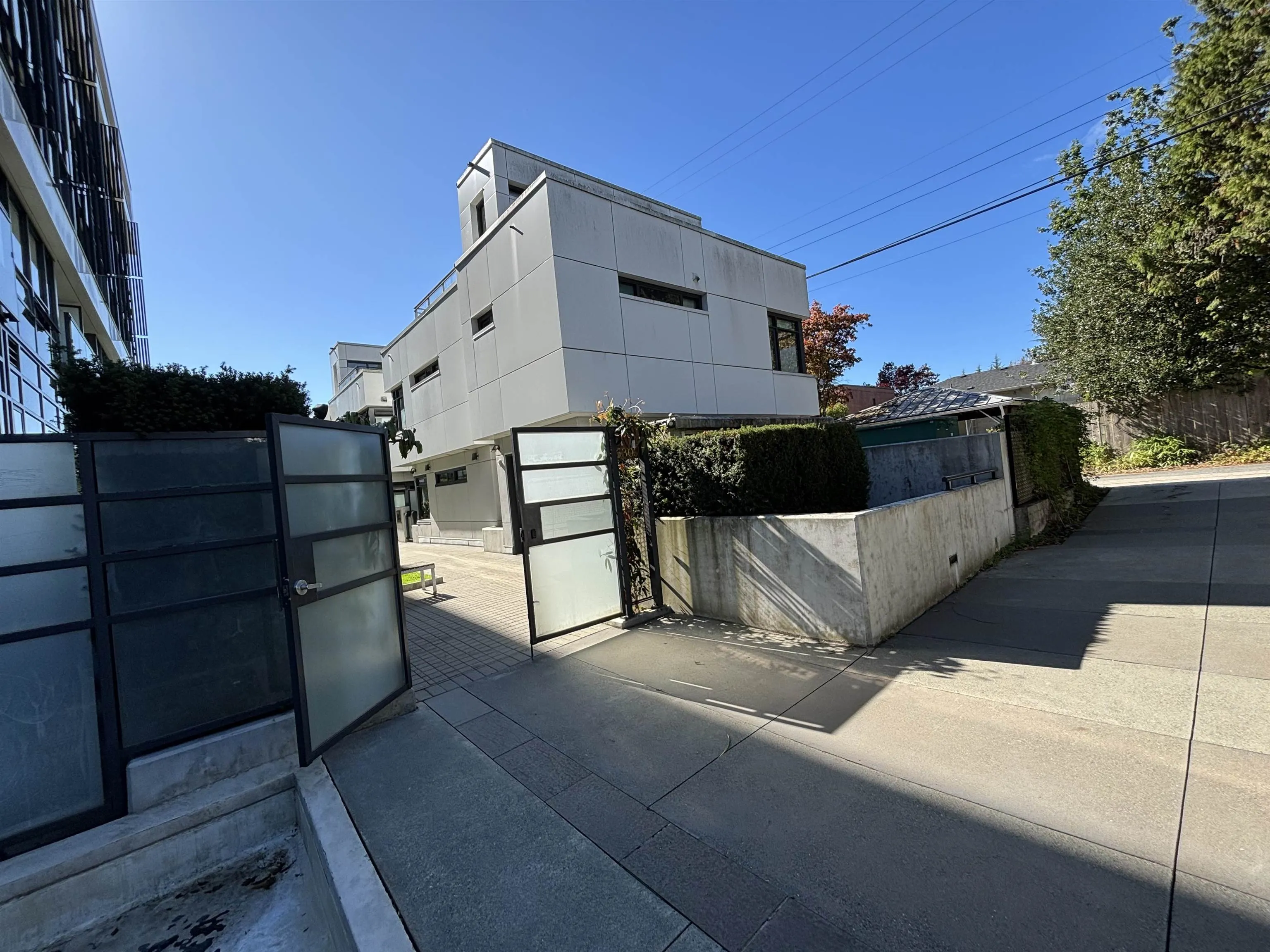 6303 Cambie Street
