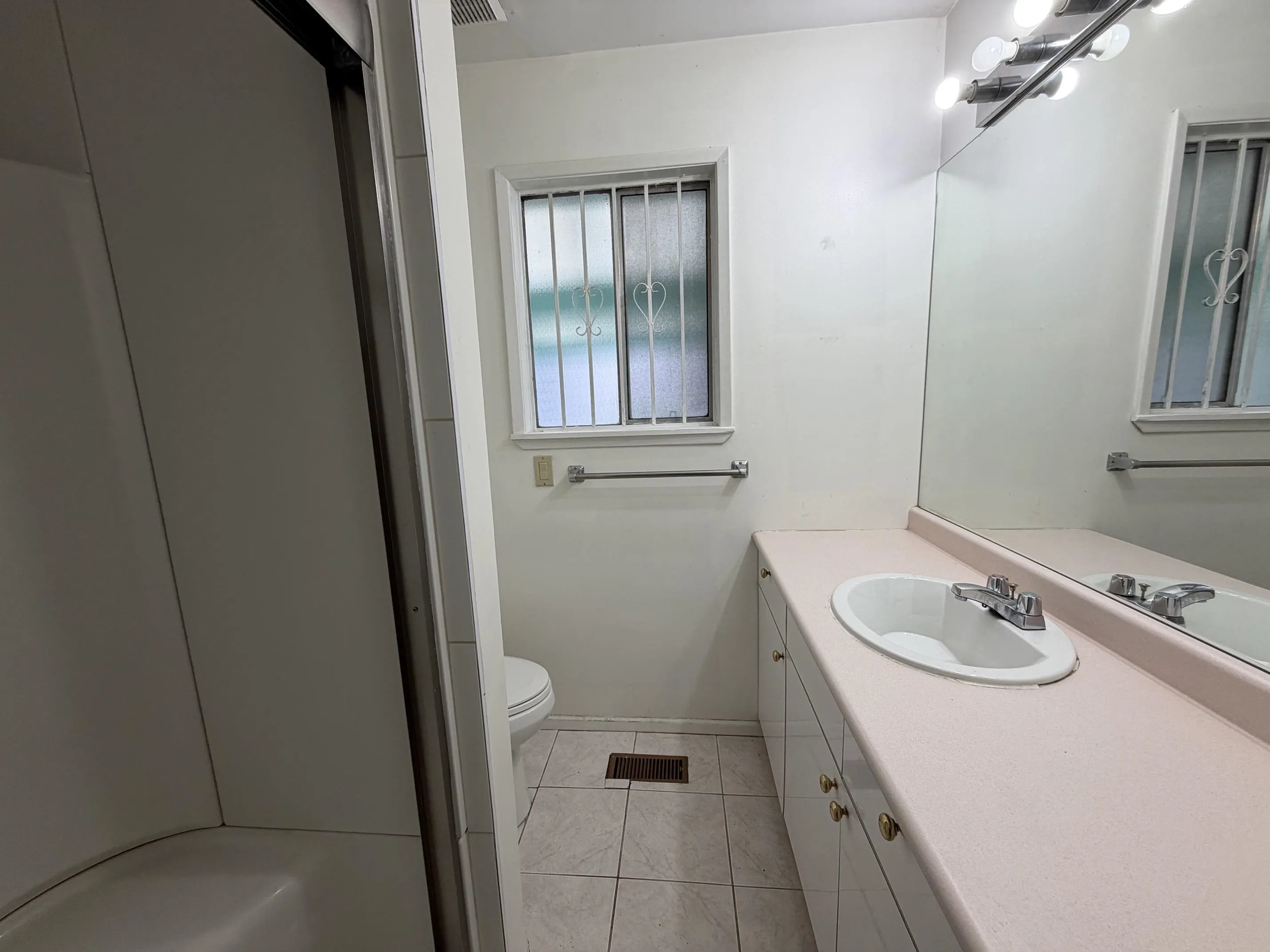 77 W 62nd Avenue