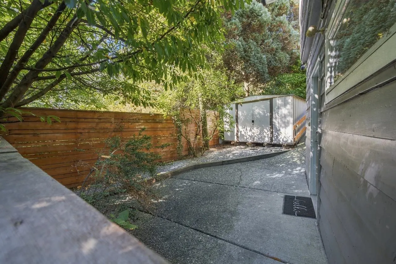 1103 Cloverley Street