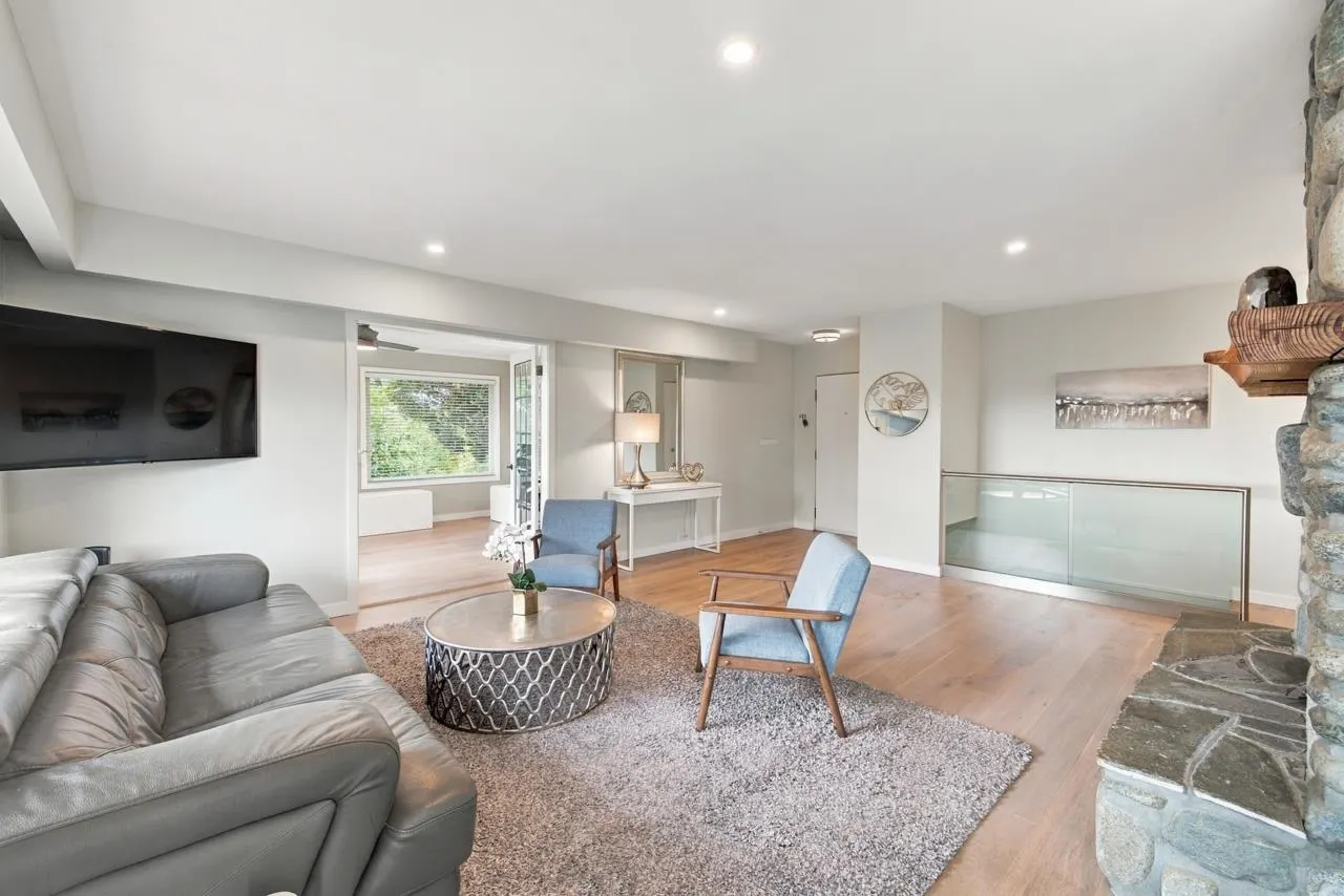 1103 Cloverley Street
