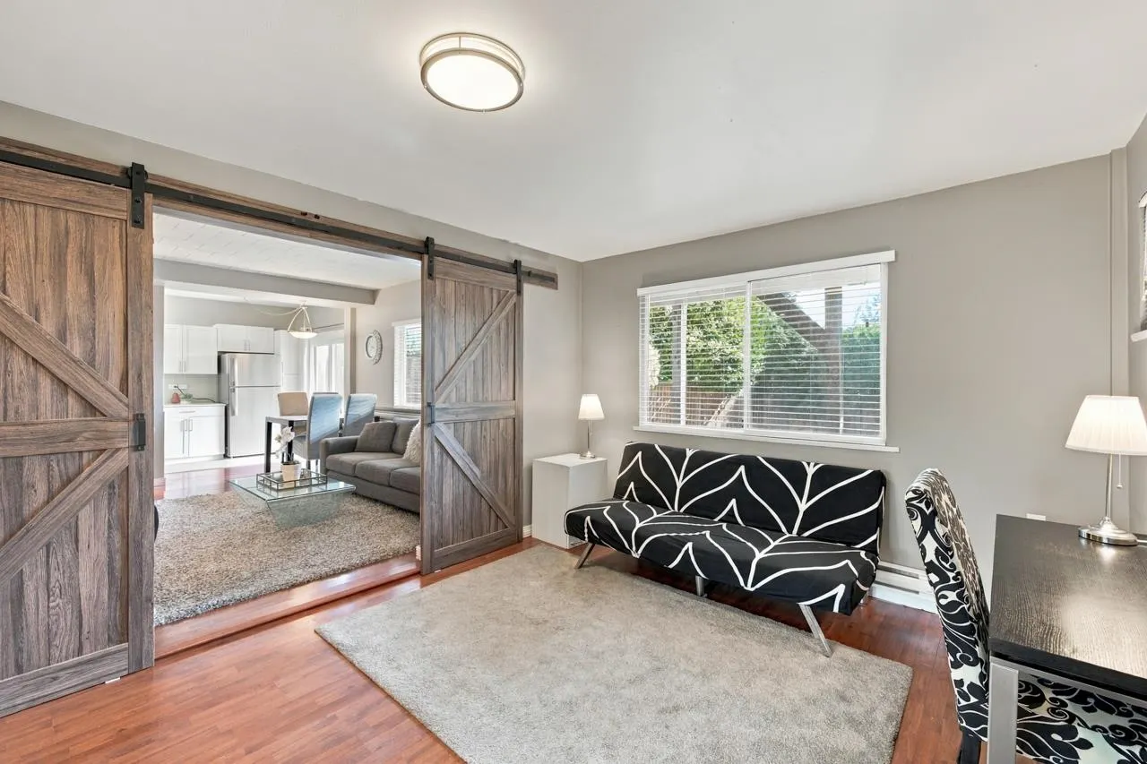 1103 Cloverley Street