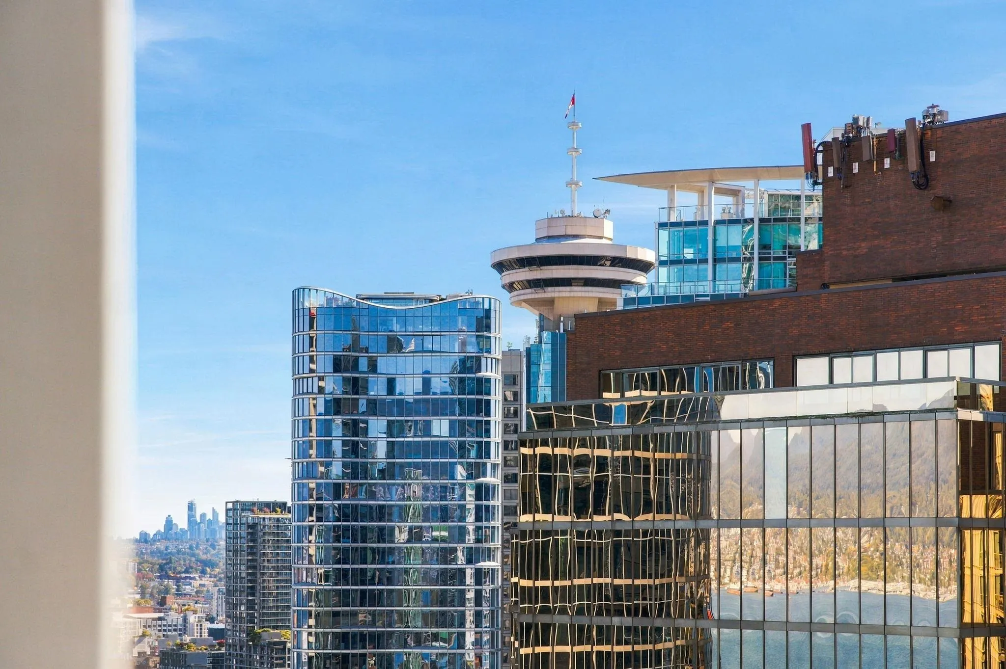 1011 W Cordova Street #2506