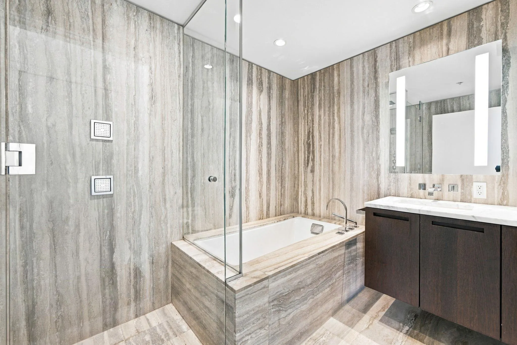 1011 W Cordova Street #2506