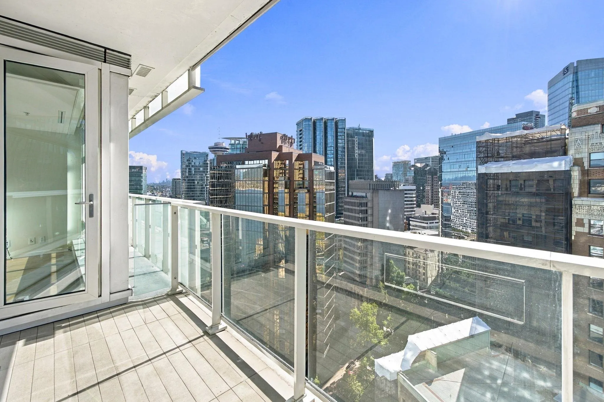 1011 W Cordova Street #2506