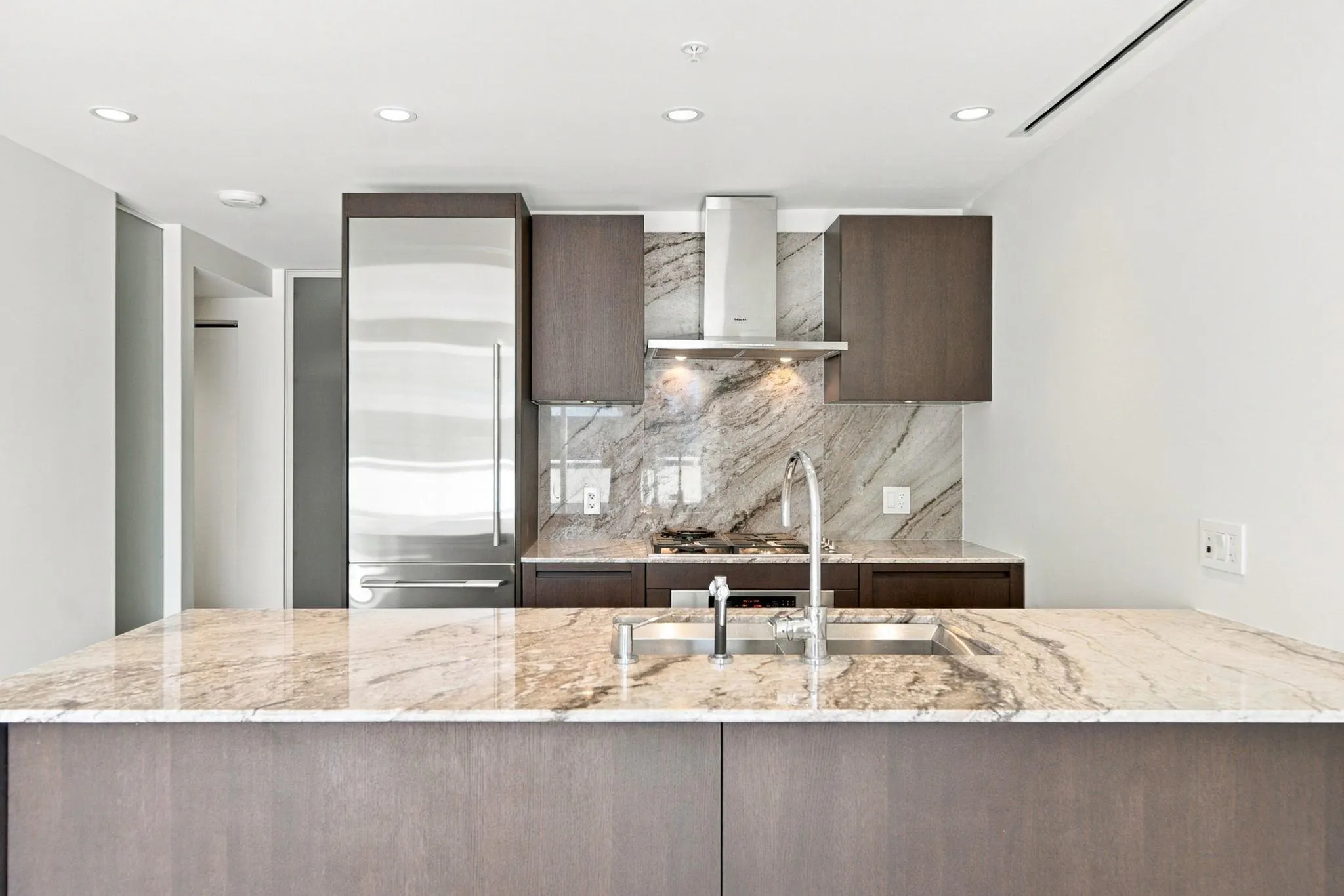 1011 W Cordova Street #2506