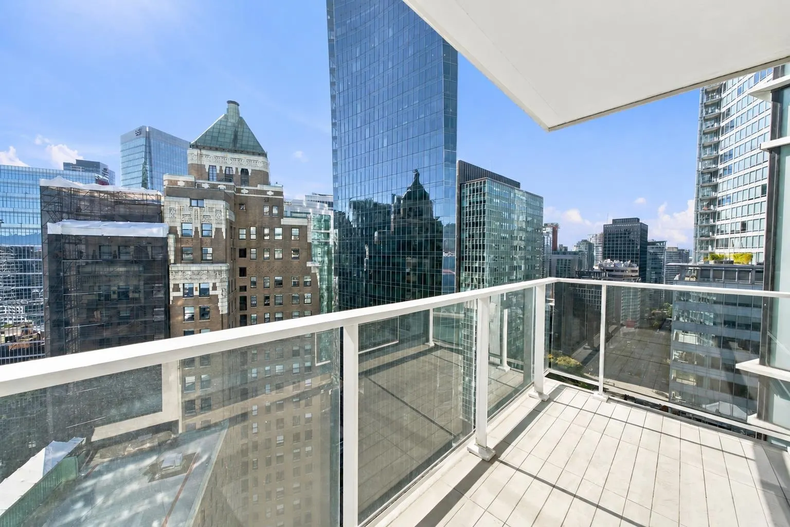 1011 W Cordova Street #2506