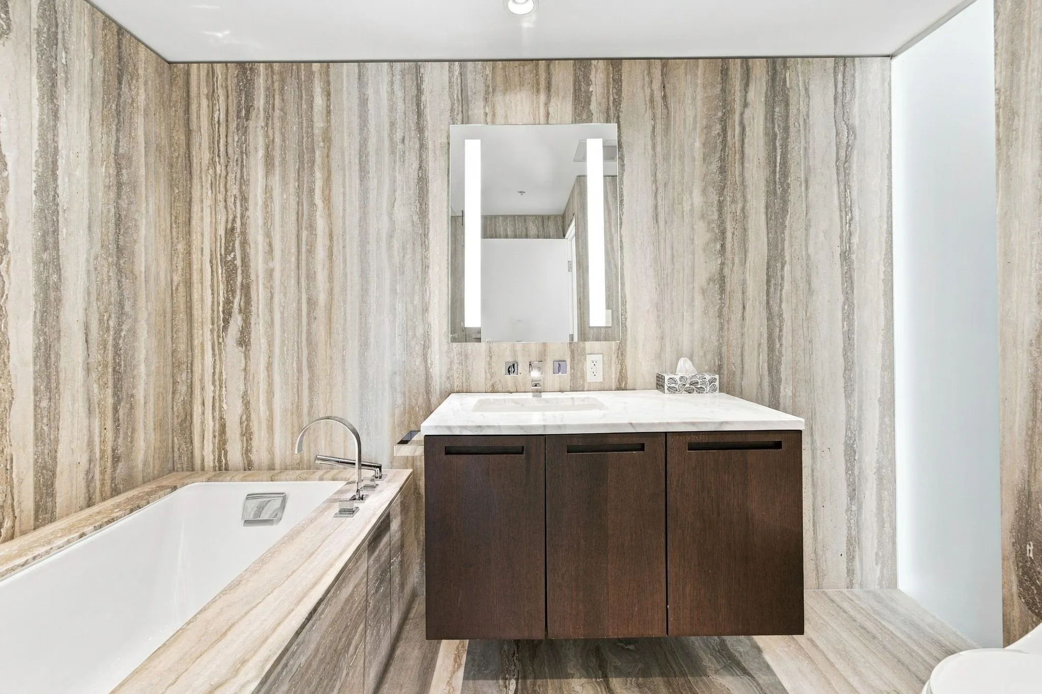 1011 W Cordova Street #2506