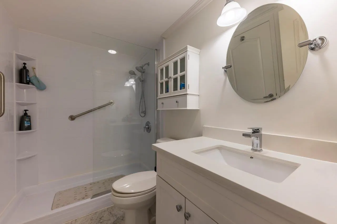 1327 E Keith Road #1213