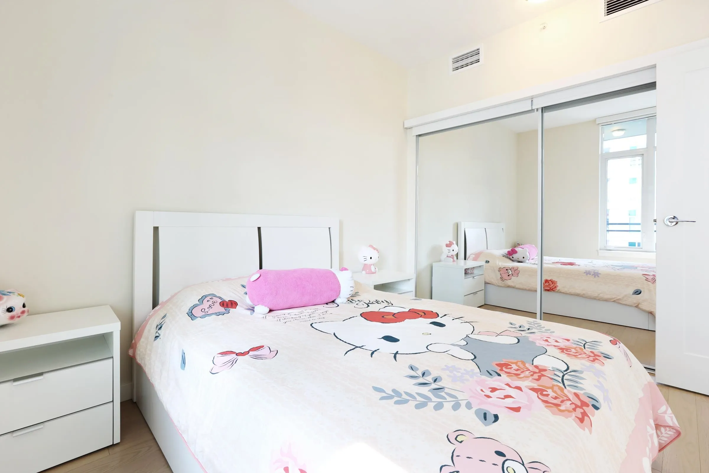 38 W 1st Avenue #1011