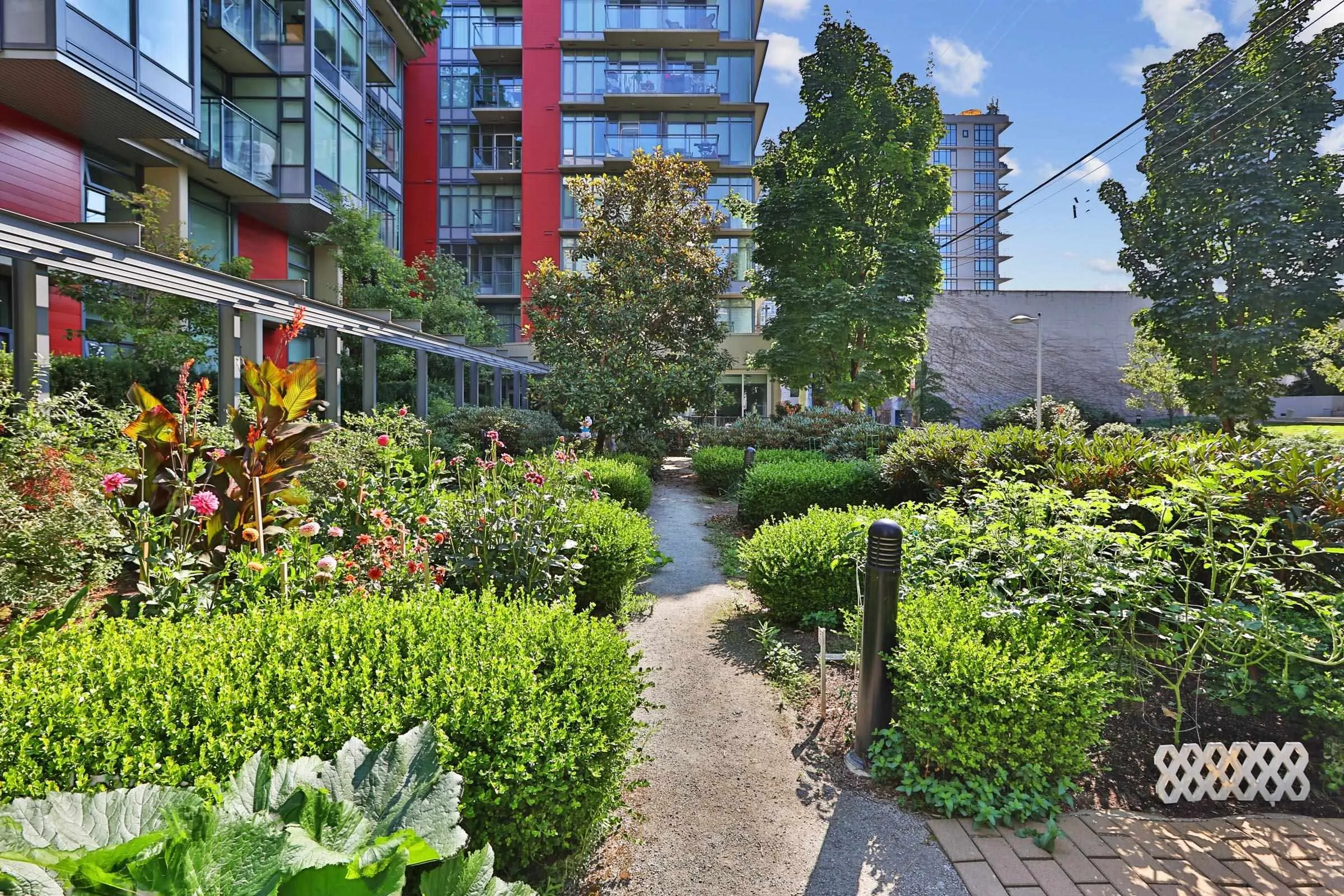 38 W 1st Avenue #1011