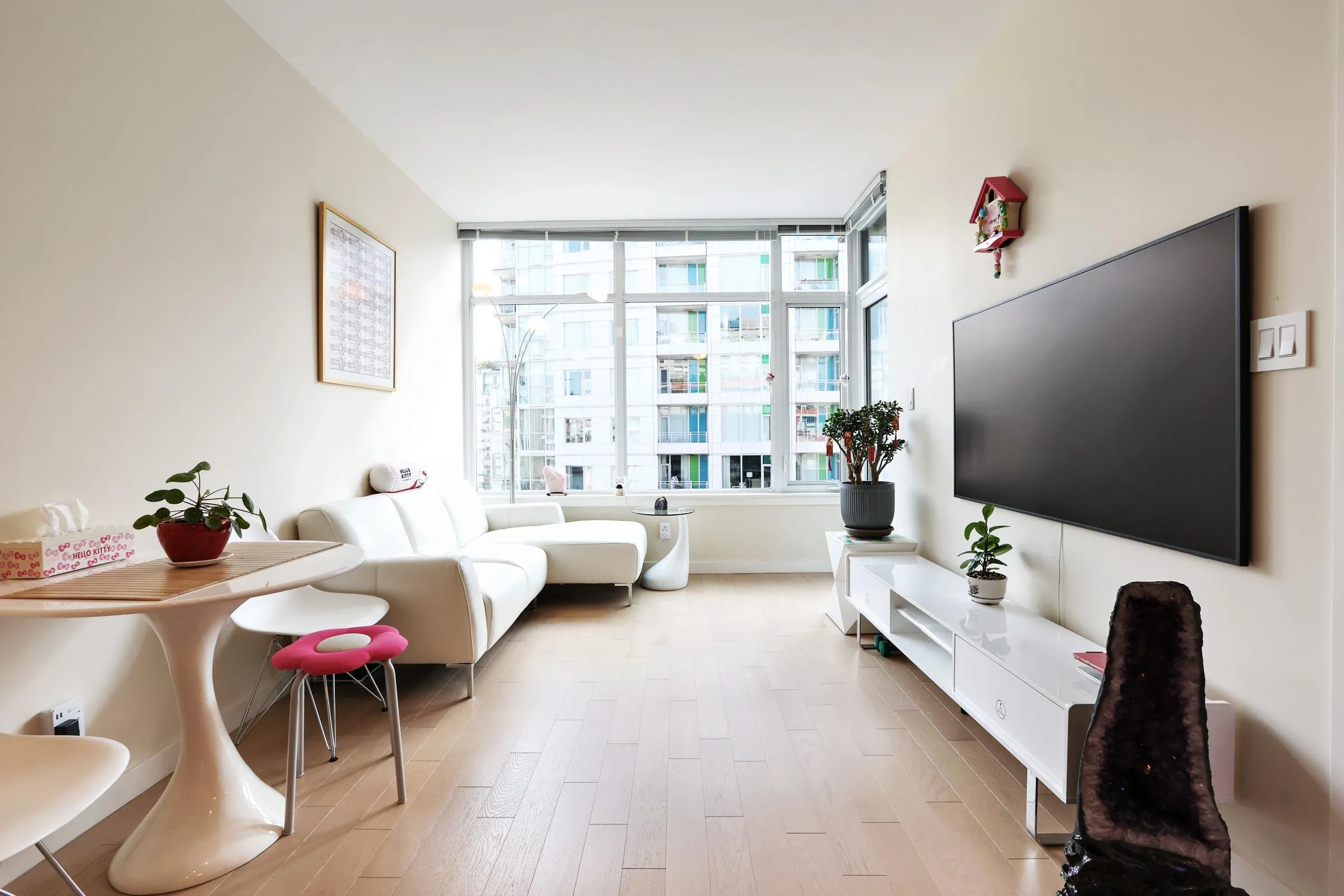 38 W 1st Avenue #1011