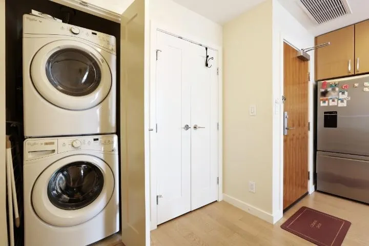 38 W 1st Avenue #1011
