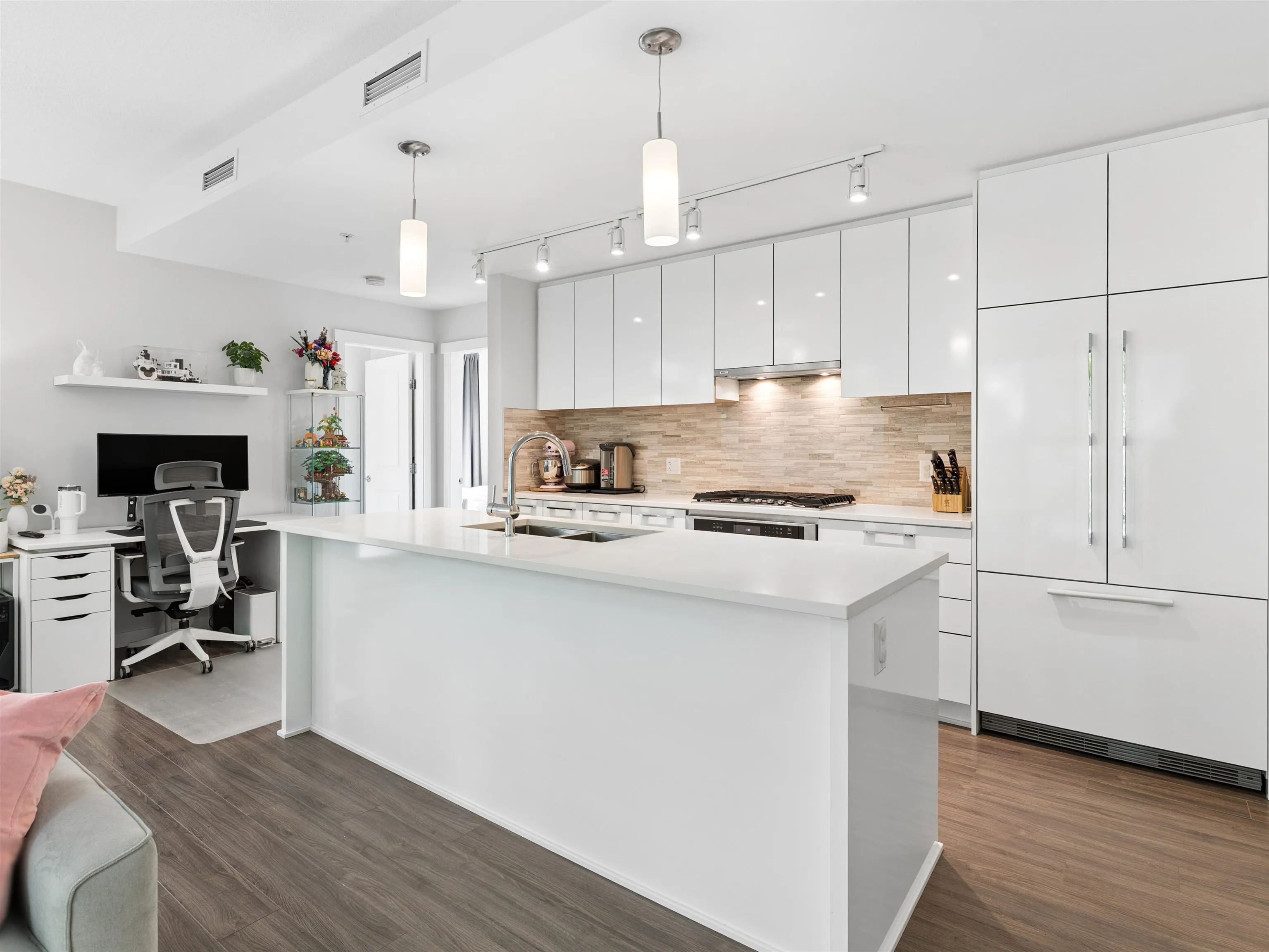 9551 Alexandra Road #133