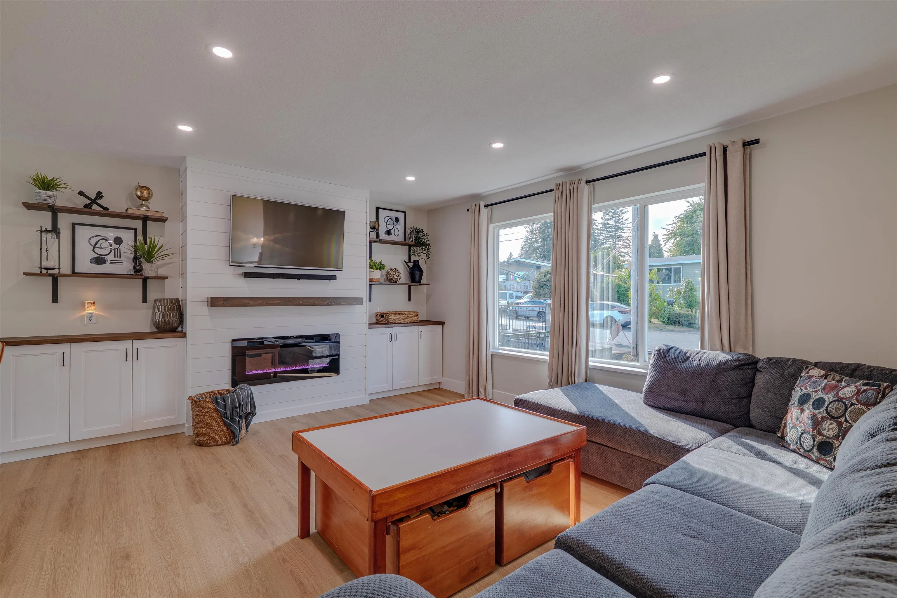 7820 Falcon Crescent