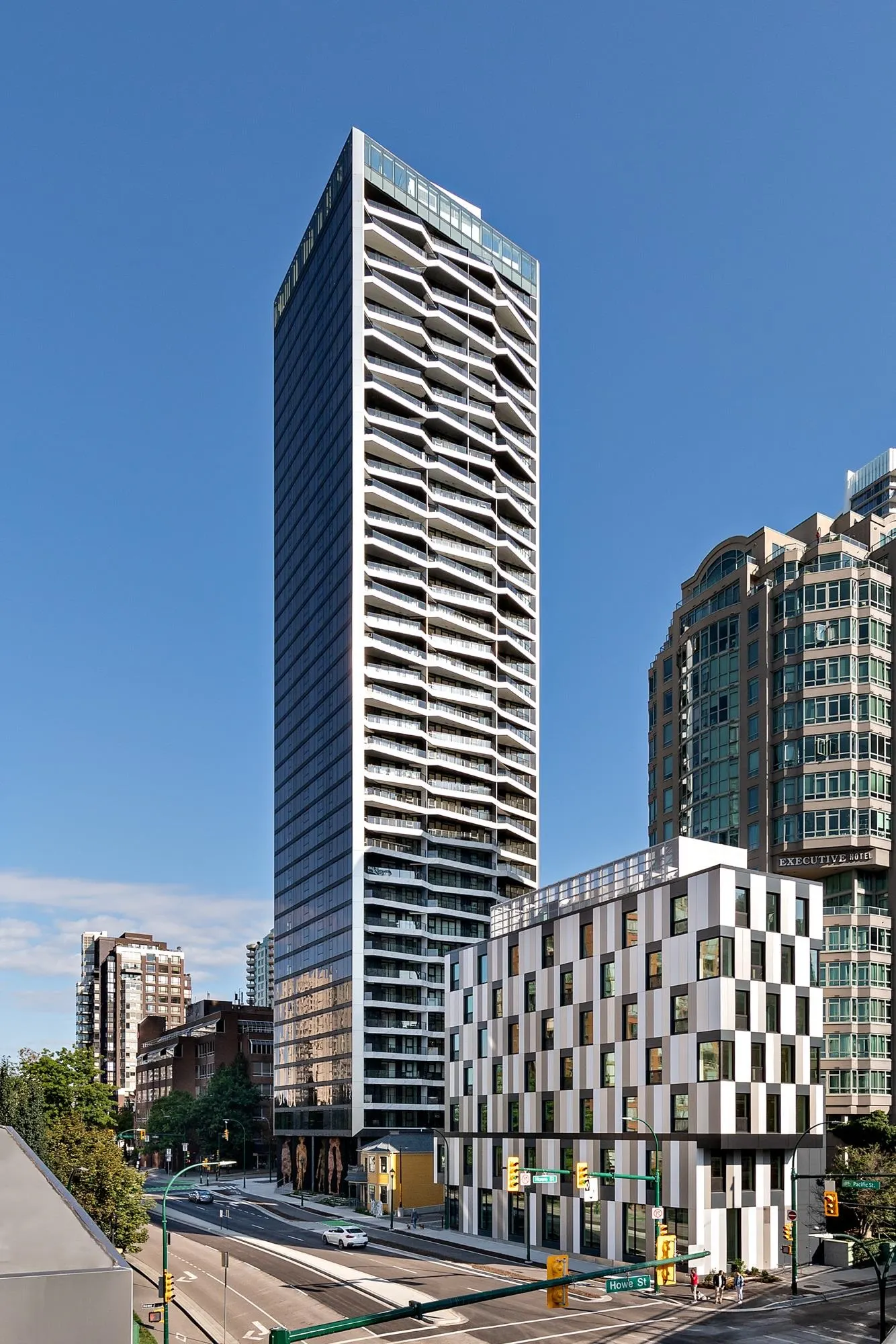 889 Pacific Street #1207