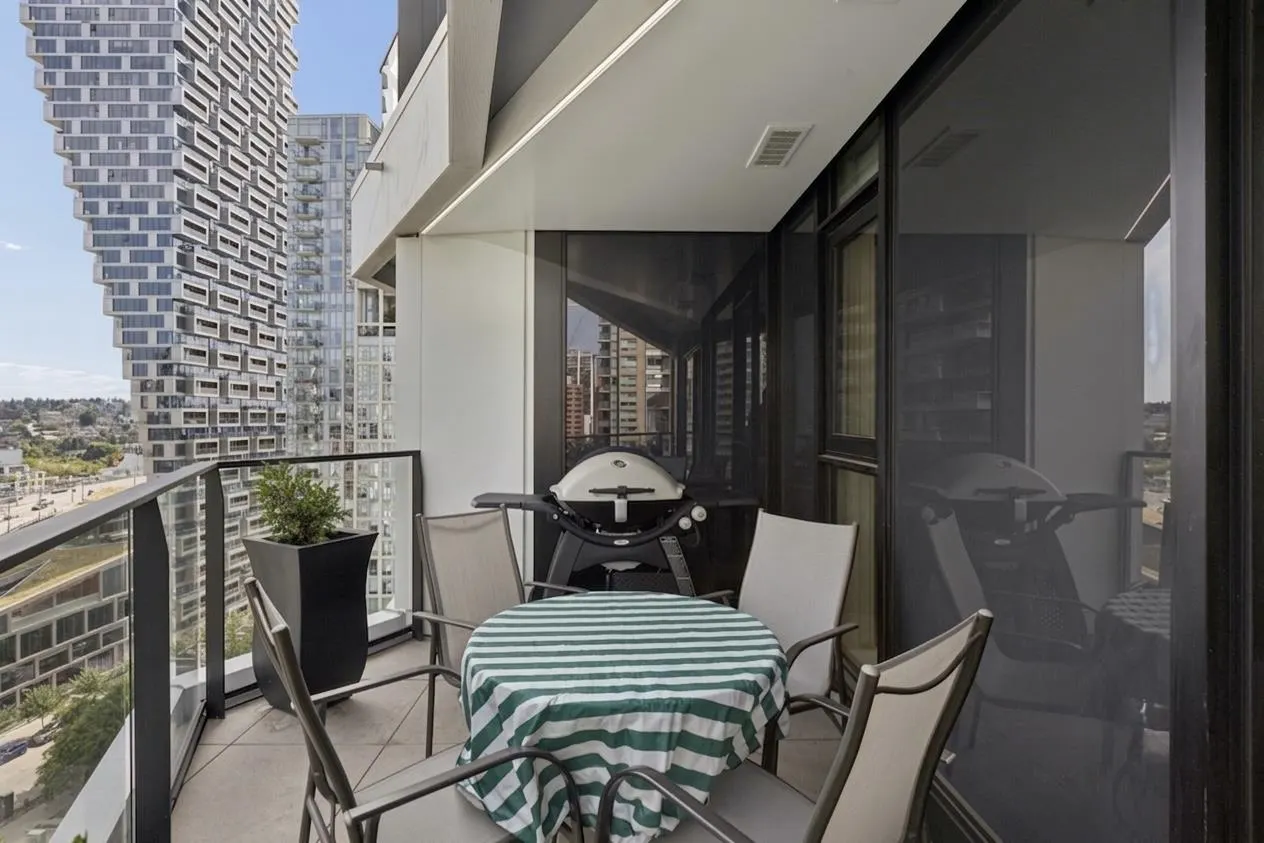 889 Pacific Street #1207