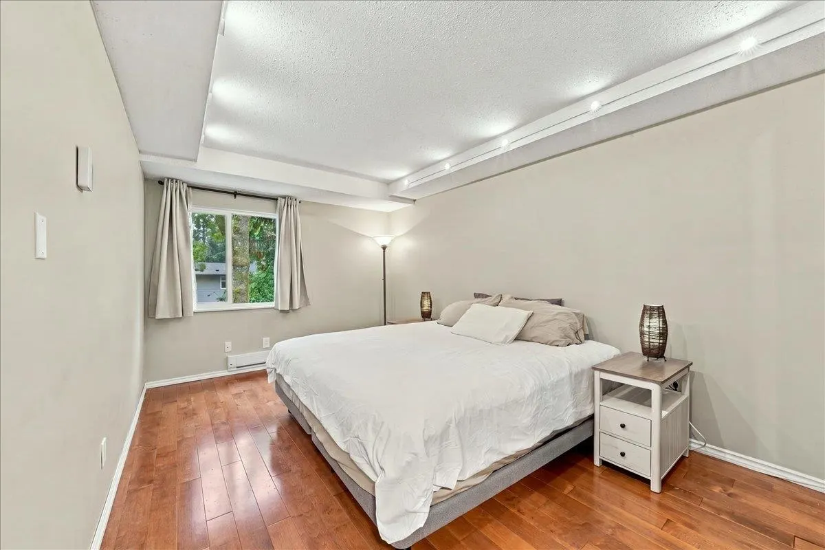 1240 Falcon Drive #5