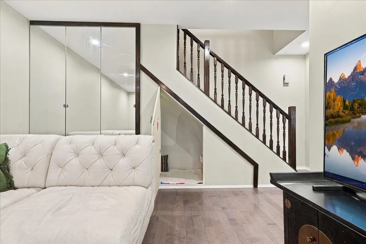1240 Falcon Drive #5
