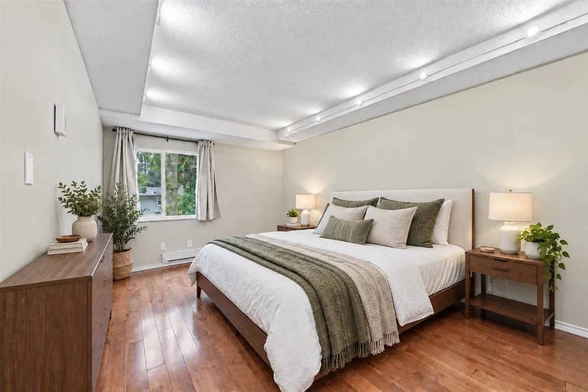 1240 Falcon Drive #5
