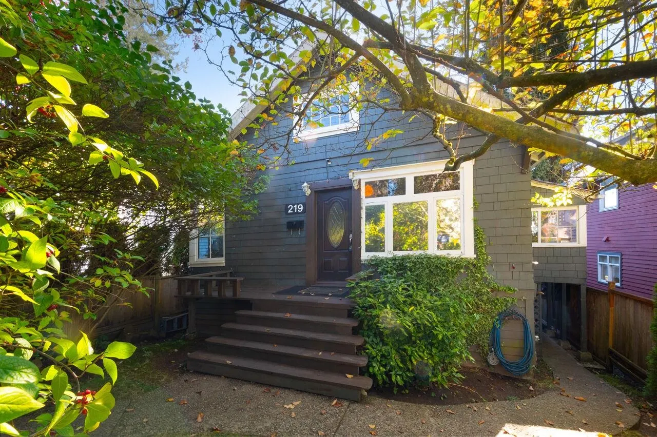 219 E 29th Street