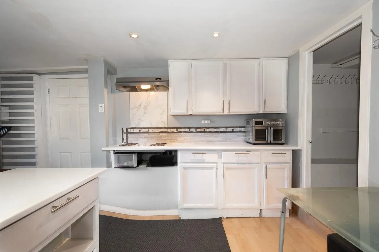 219 E 29th Street