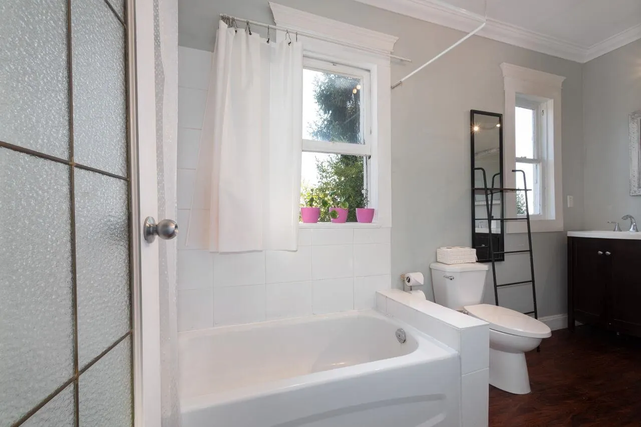 219 E 29th Street