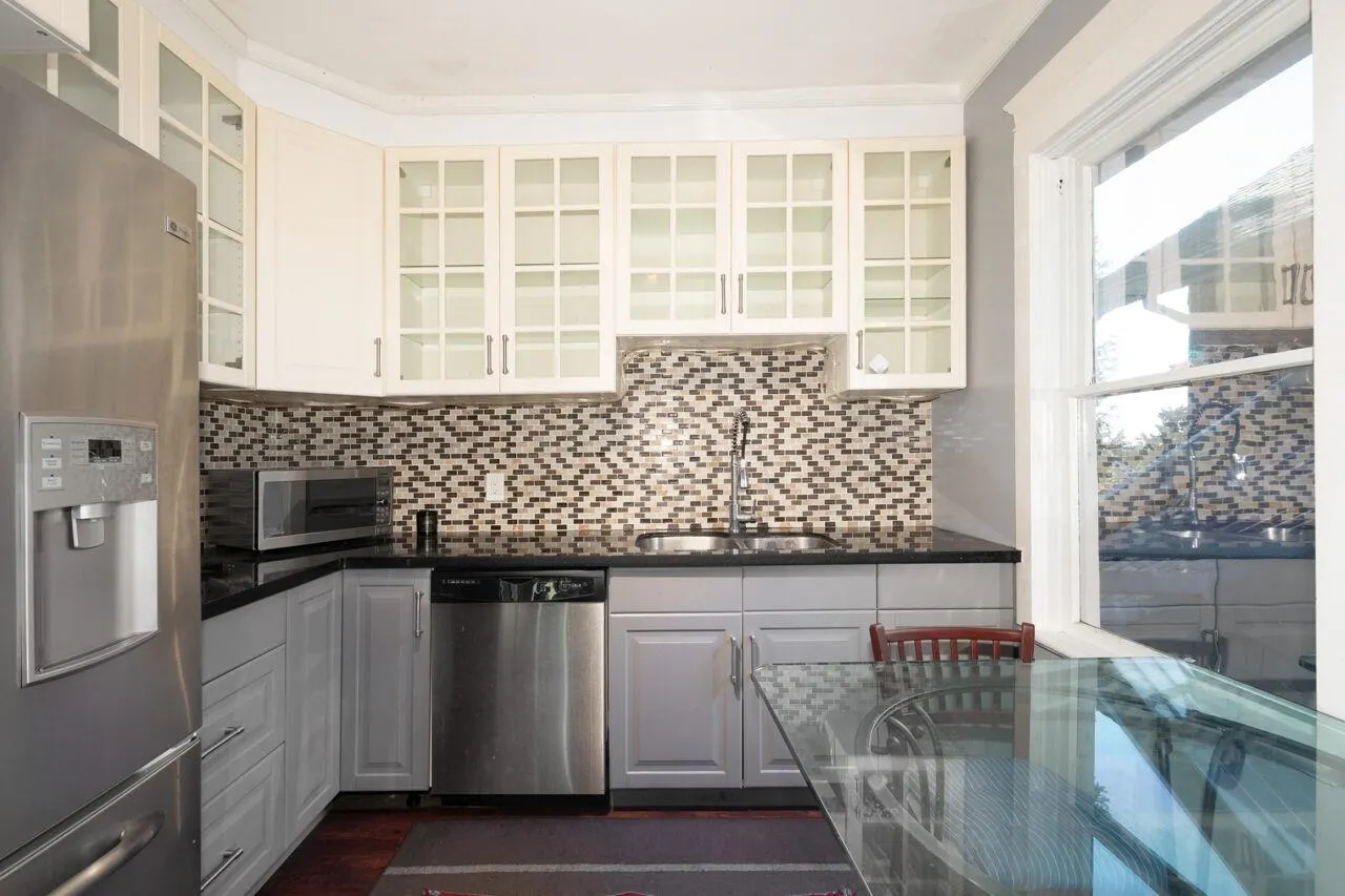 219 E 29th Street