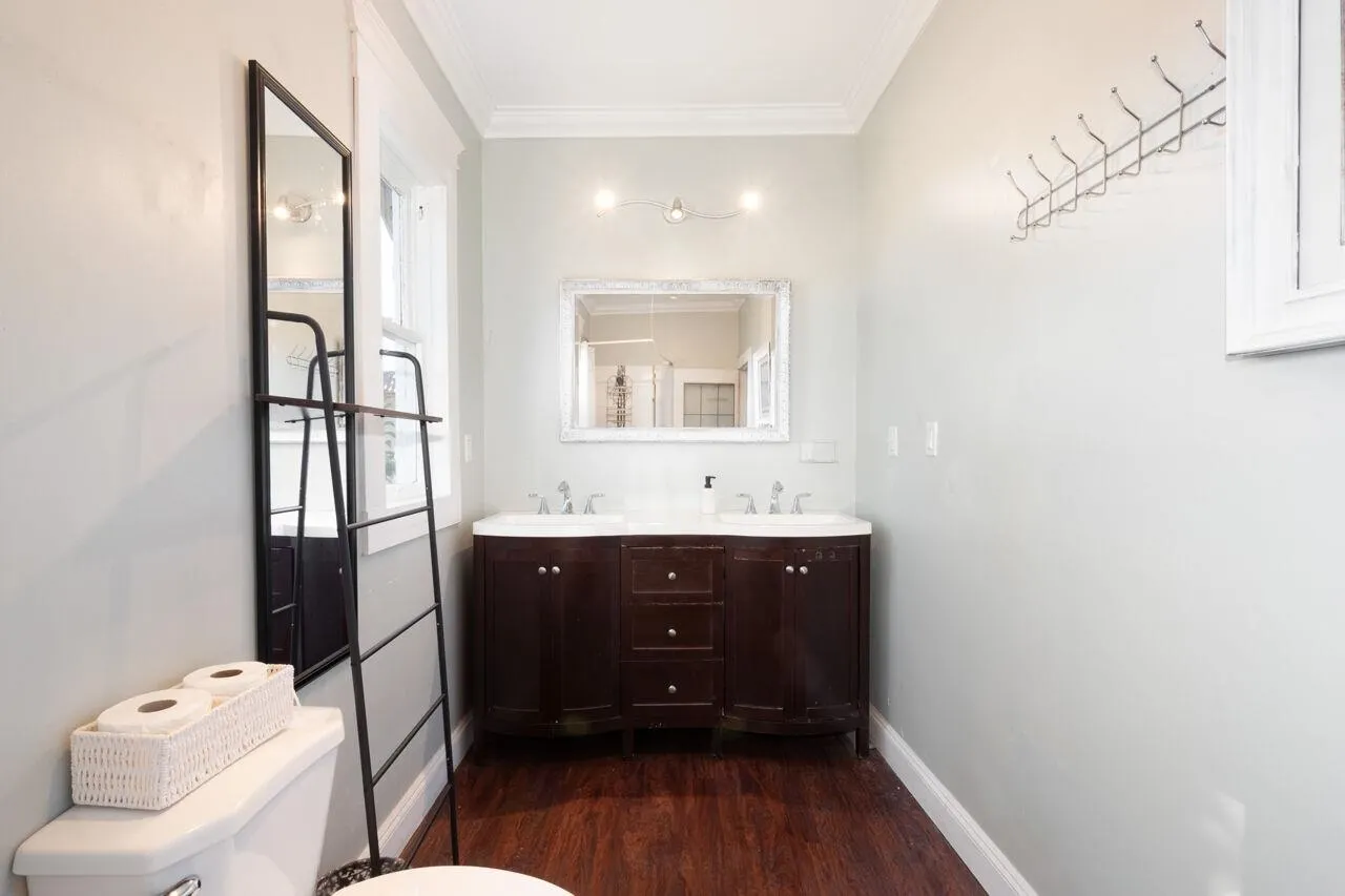 219 E 29th Street