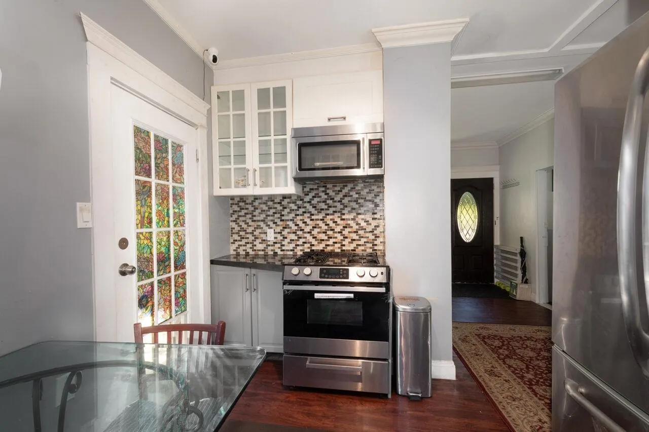 219 E 29th Street