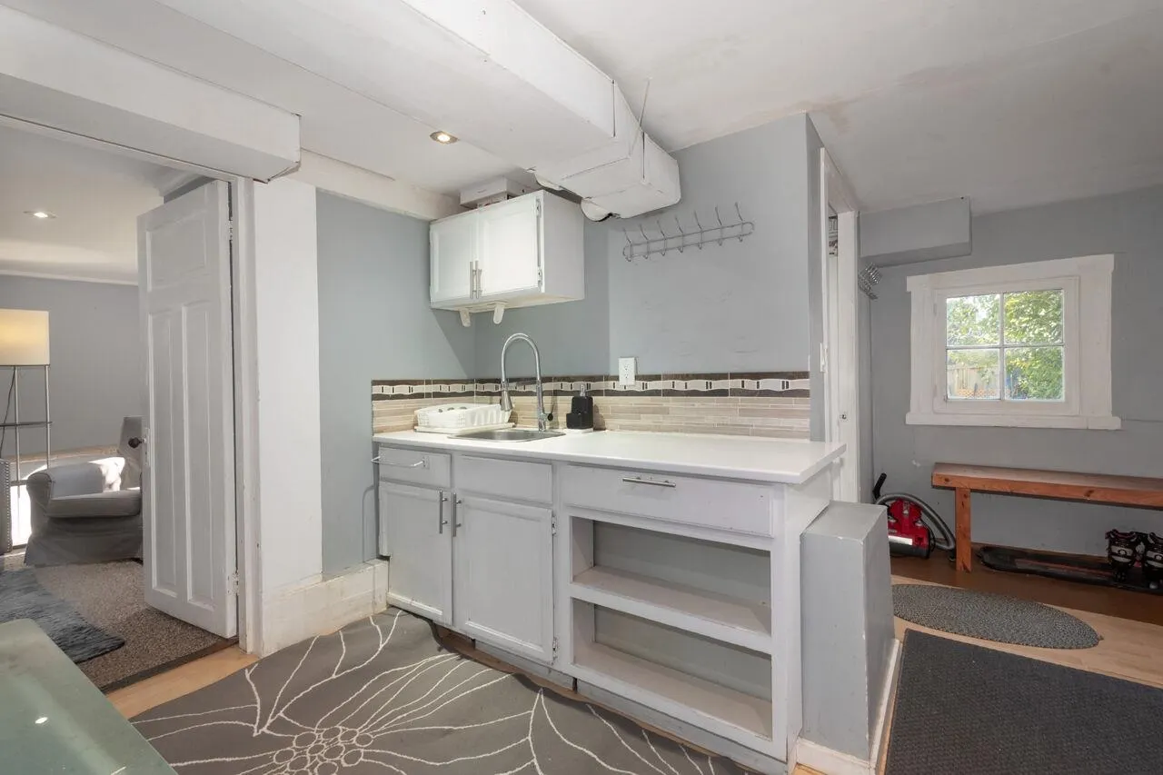 219 E 29th Street