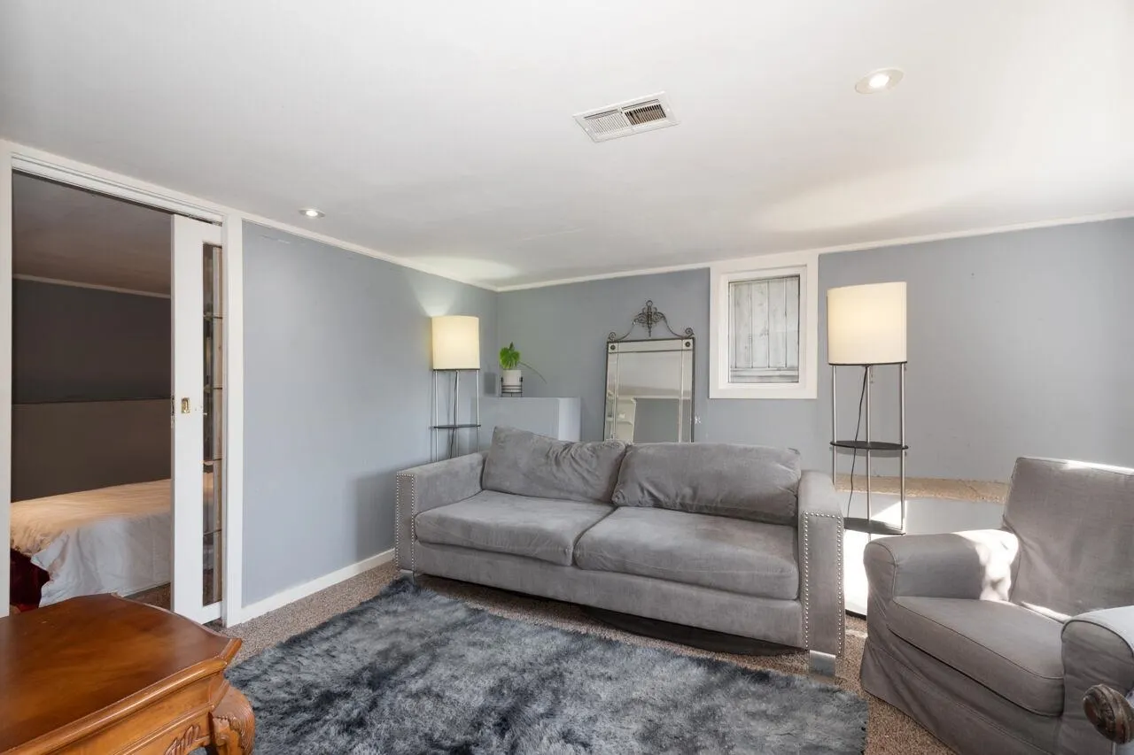 219 E 29th Street