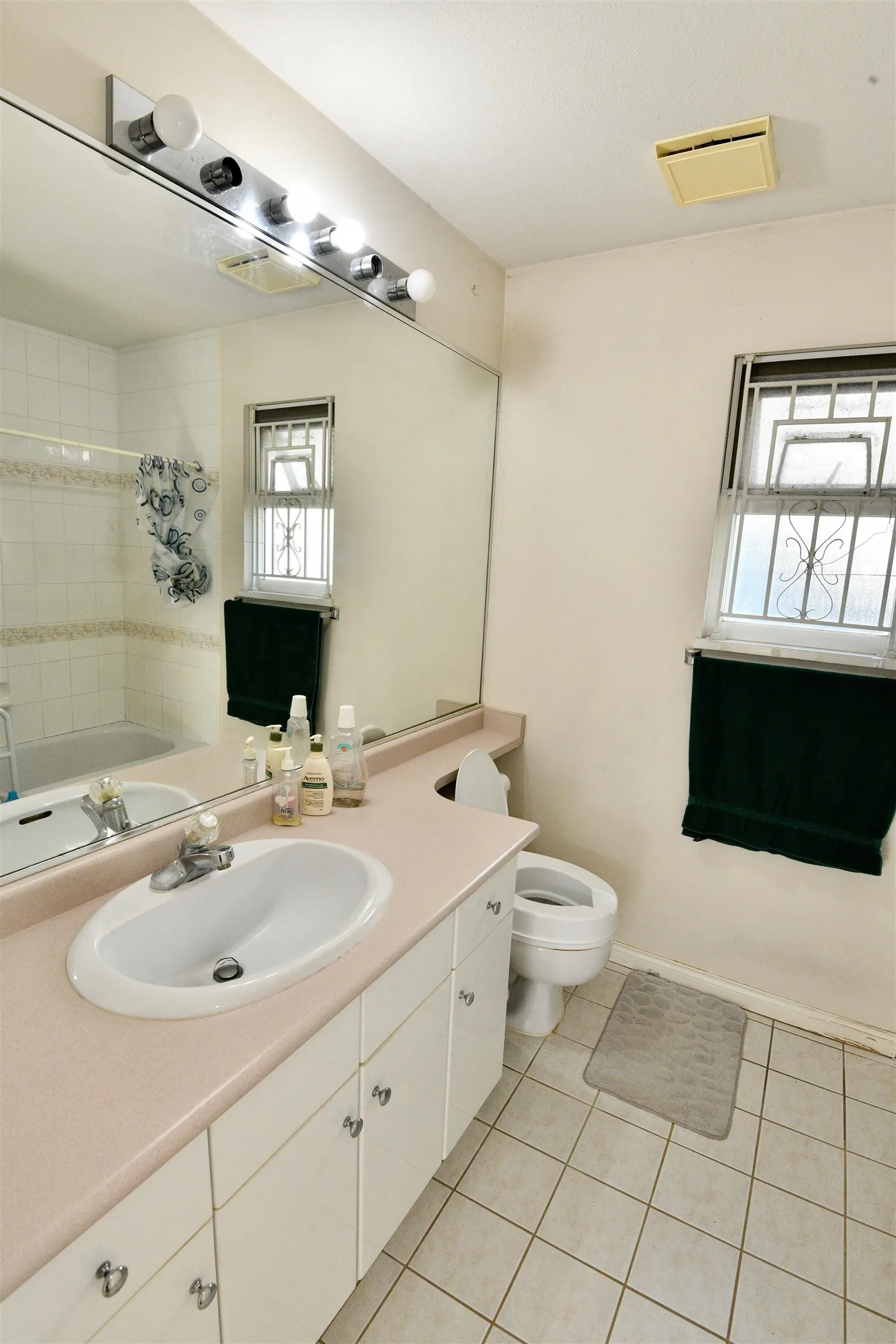 6245 Sheridan Road #81