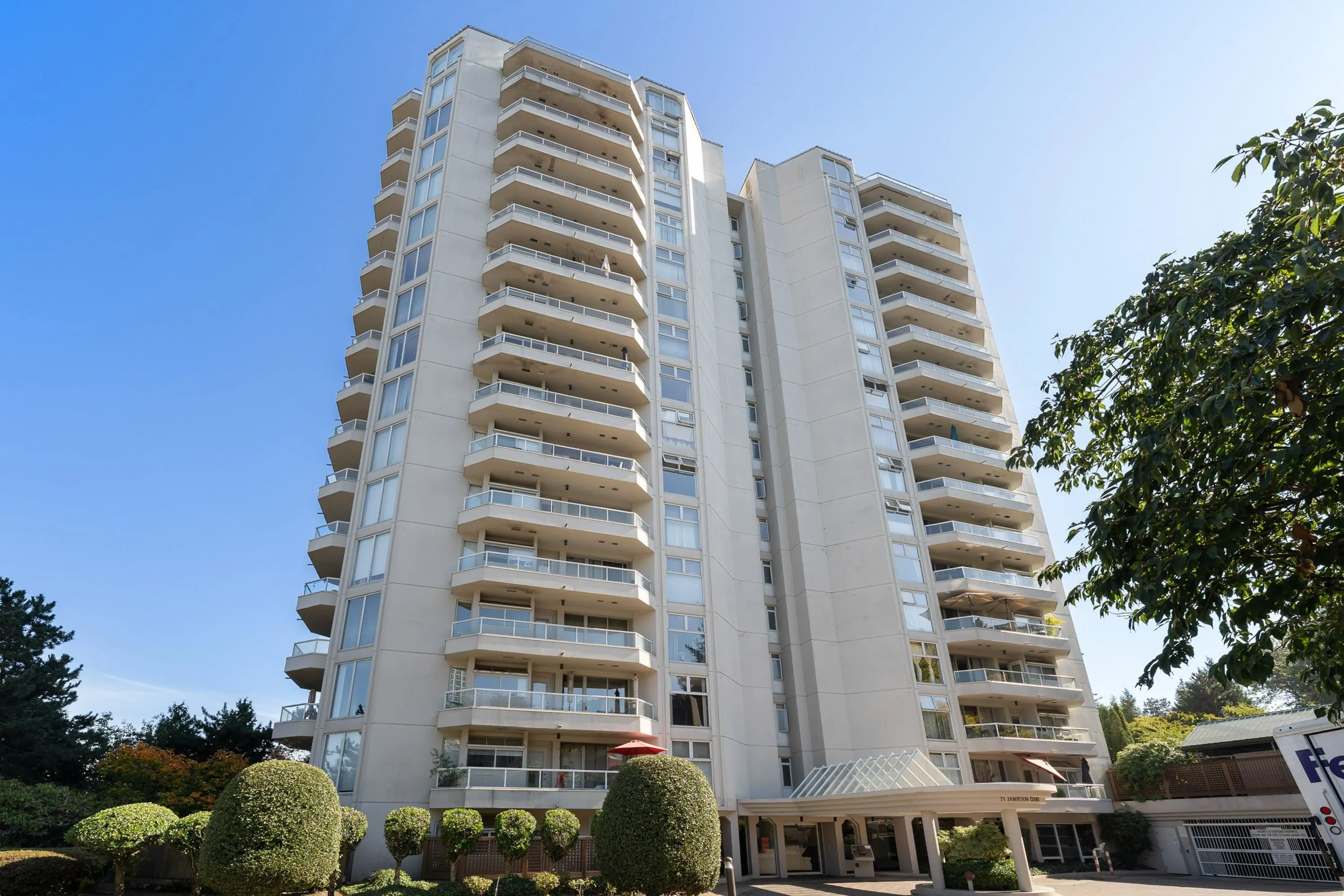 71 Jamieson Court #506