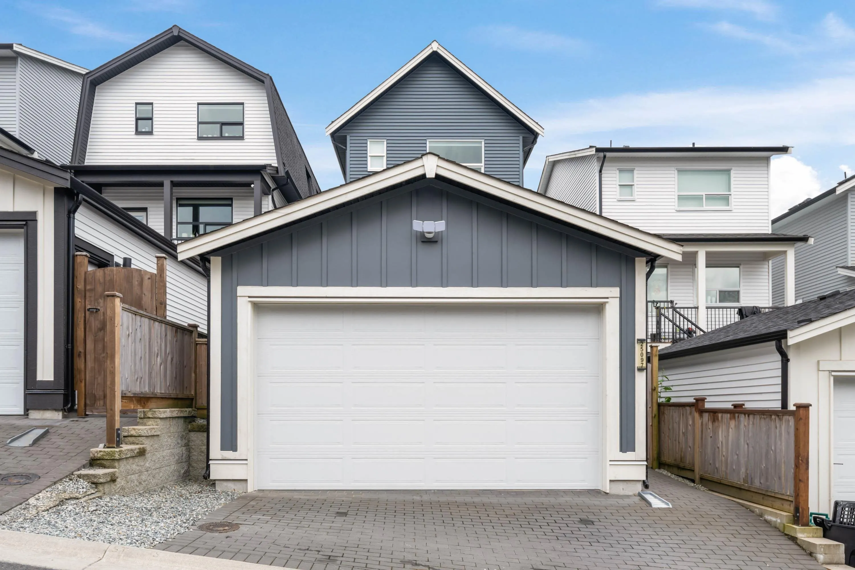 25097 112 Avenue