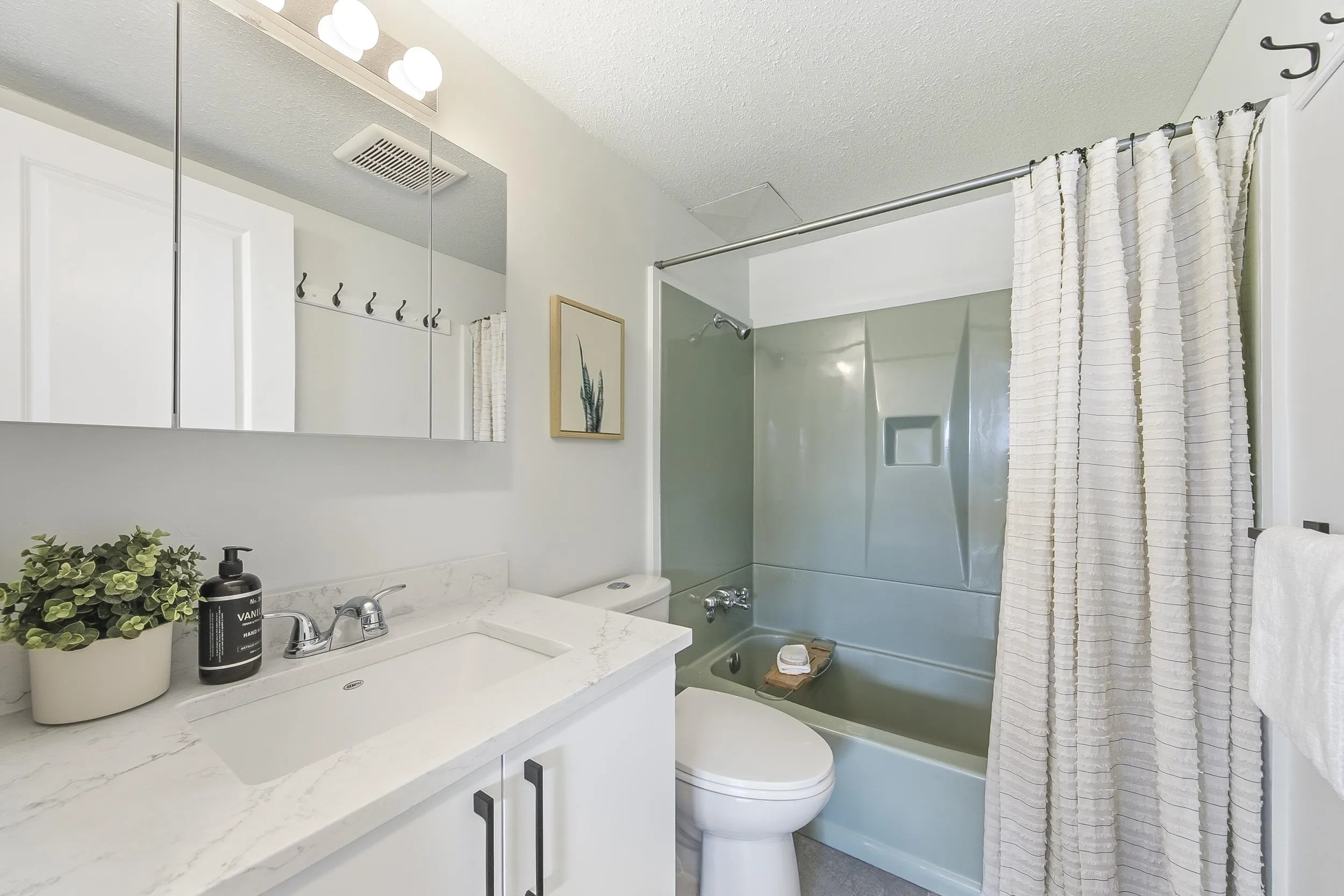 230 Mowat Street #108