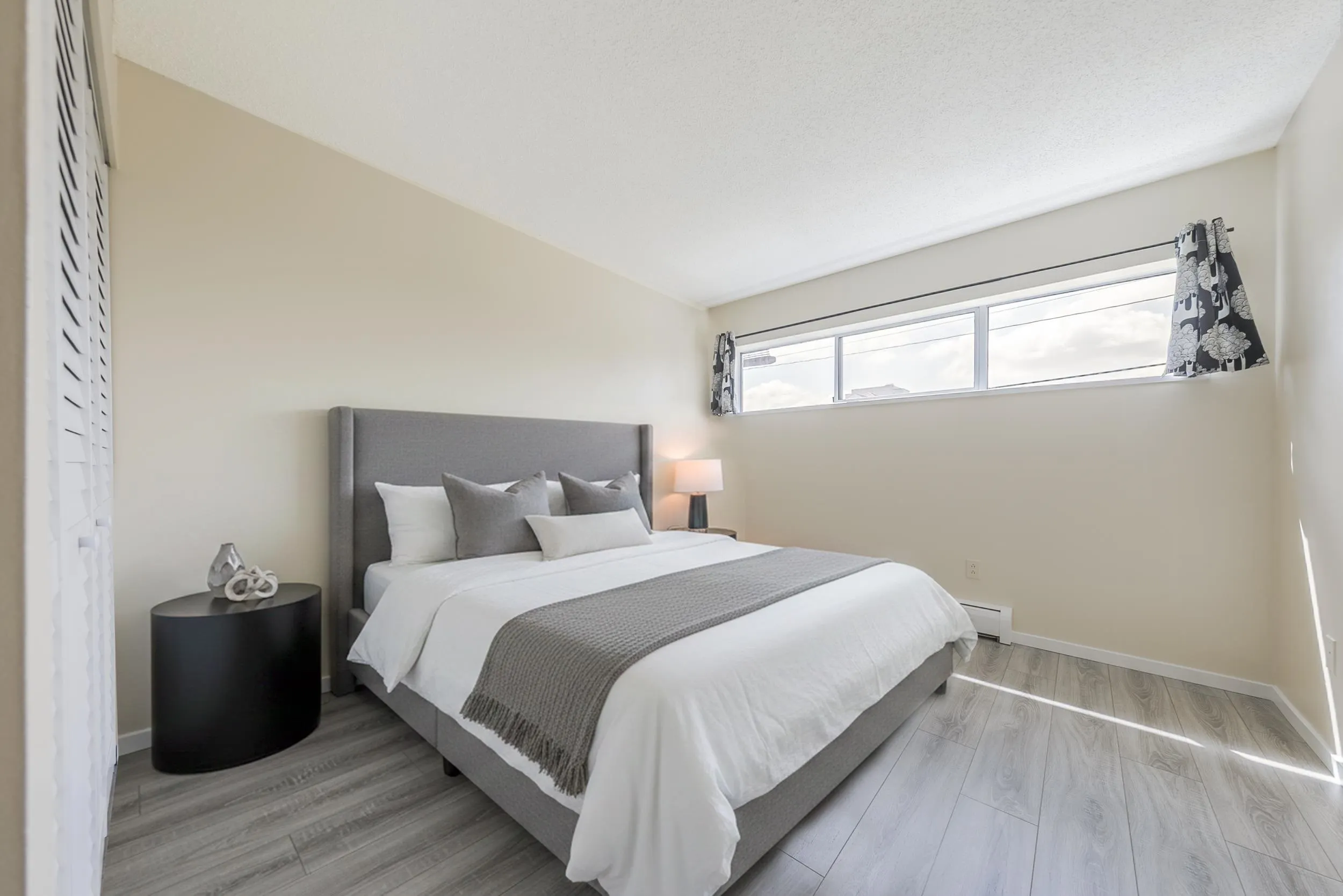 230 Mowat Street #108