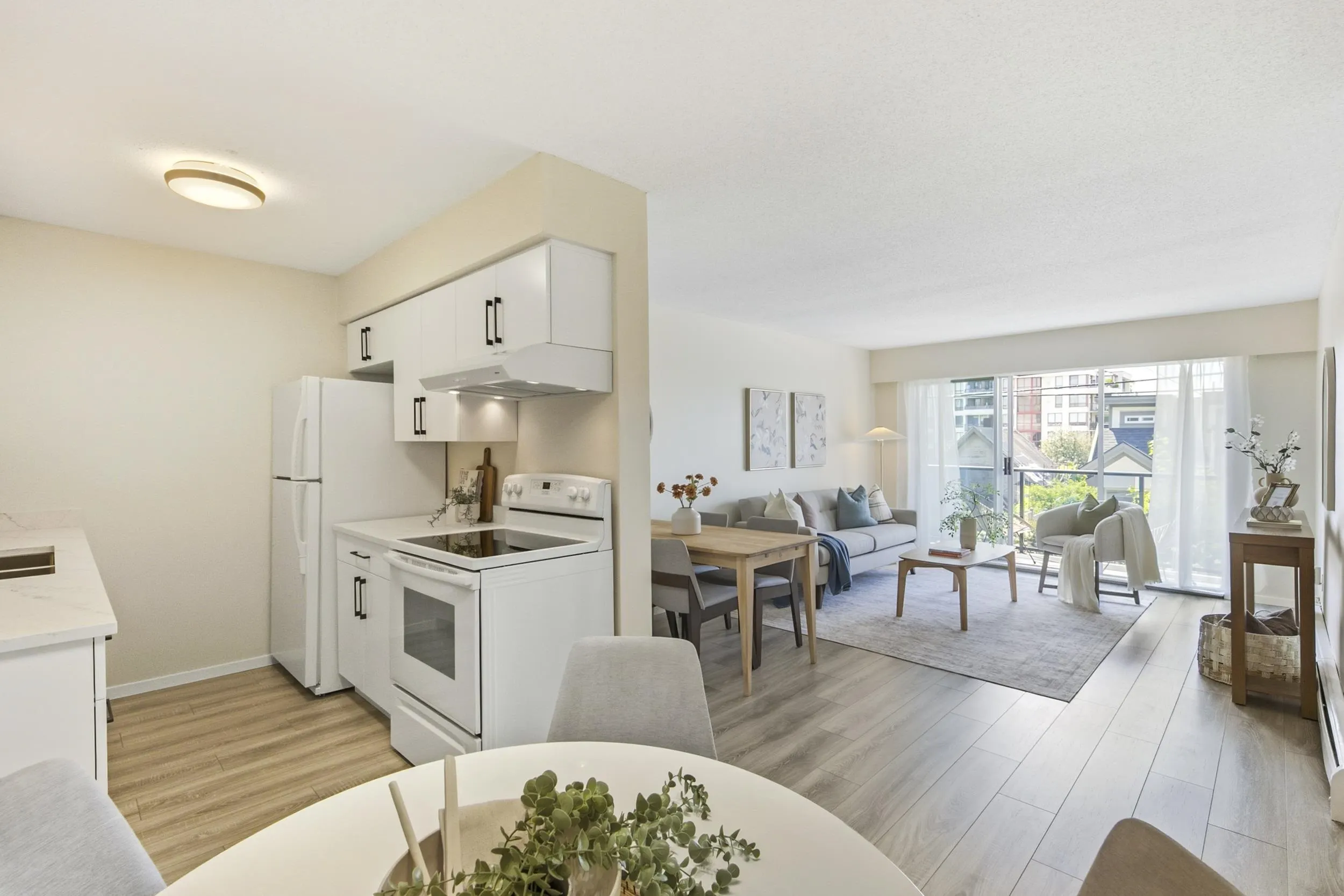 230 Mowat Street #108